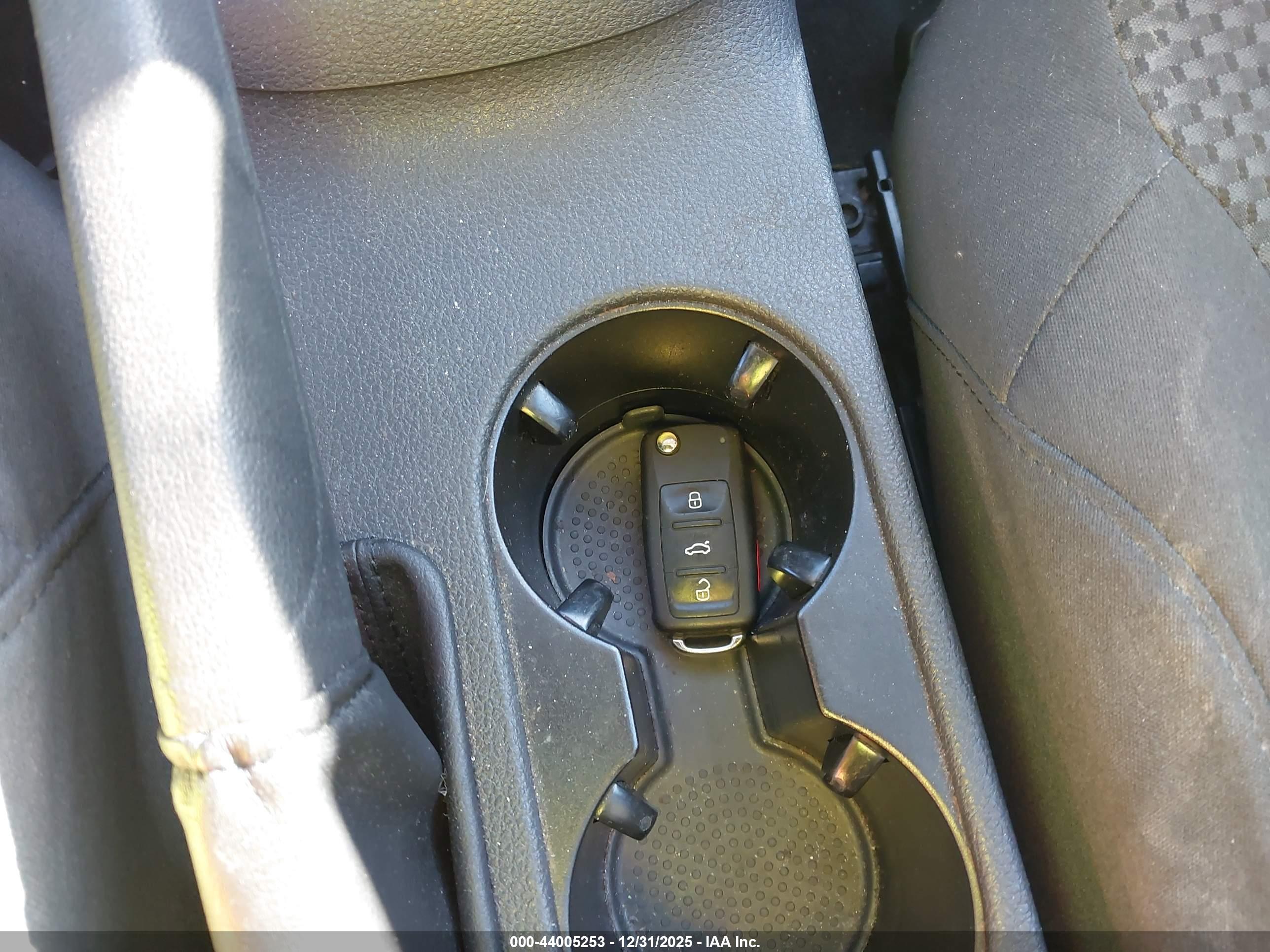 VOLKSWAGEN JETTA image 11
