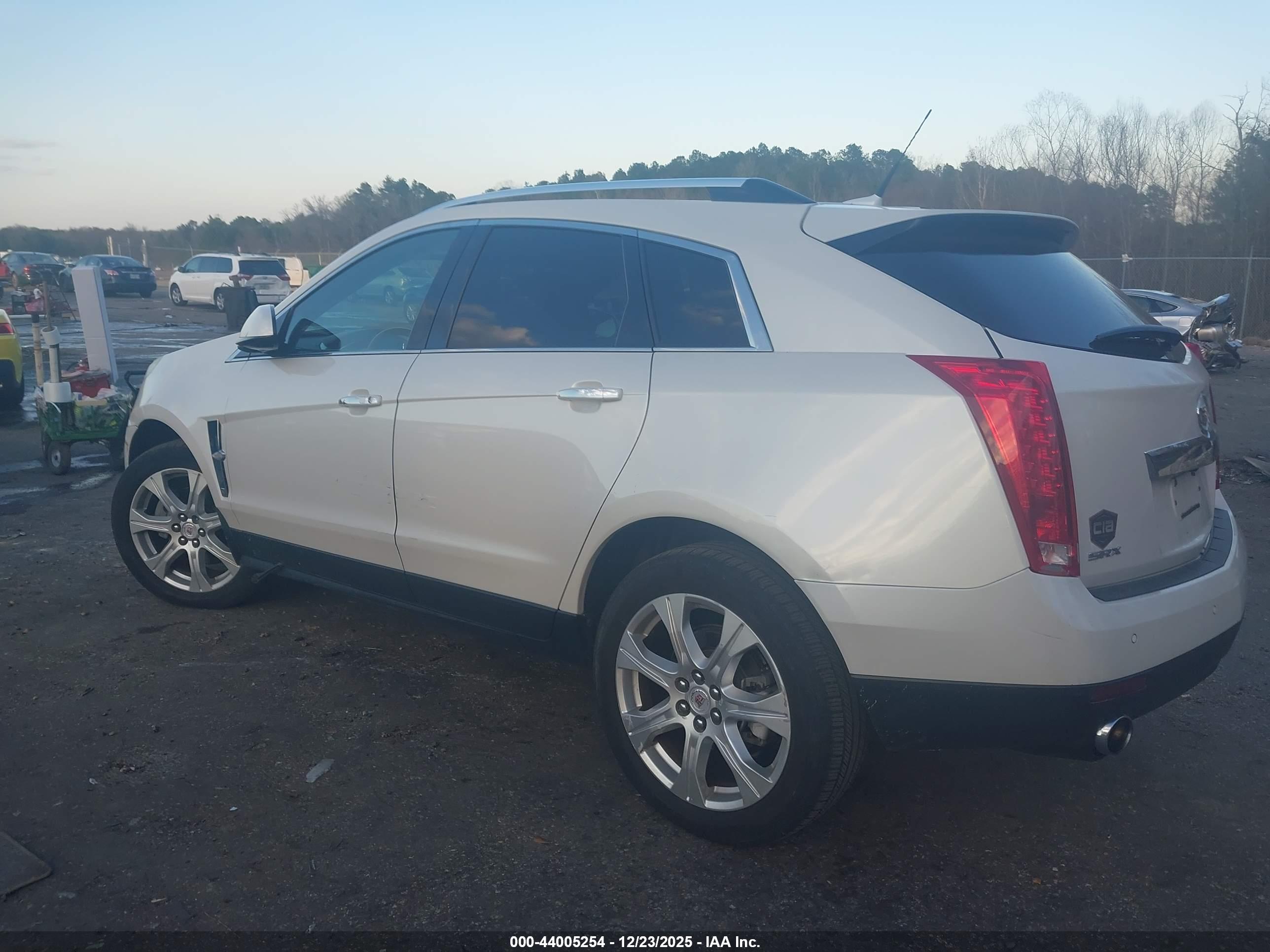 CADILLAC SRX image 3