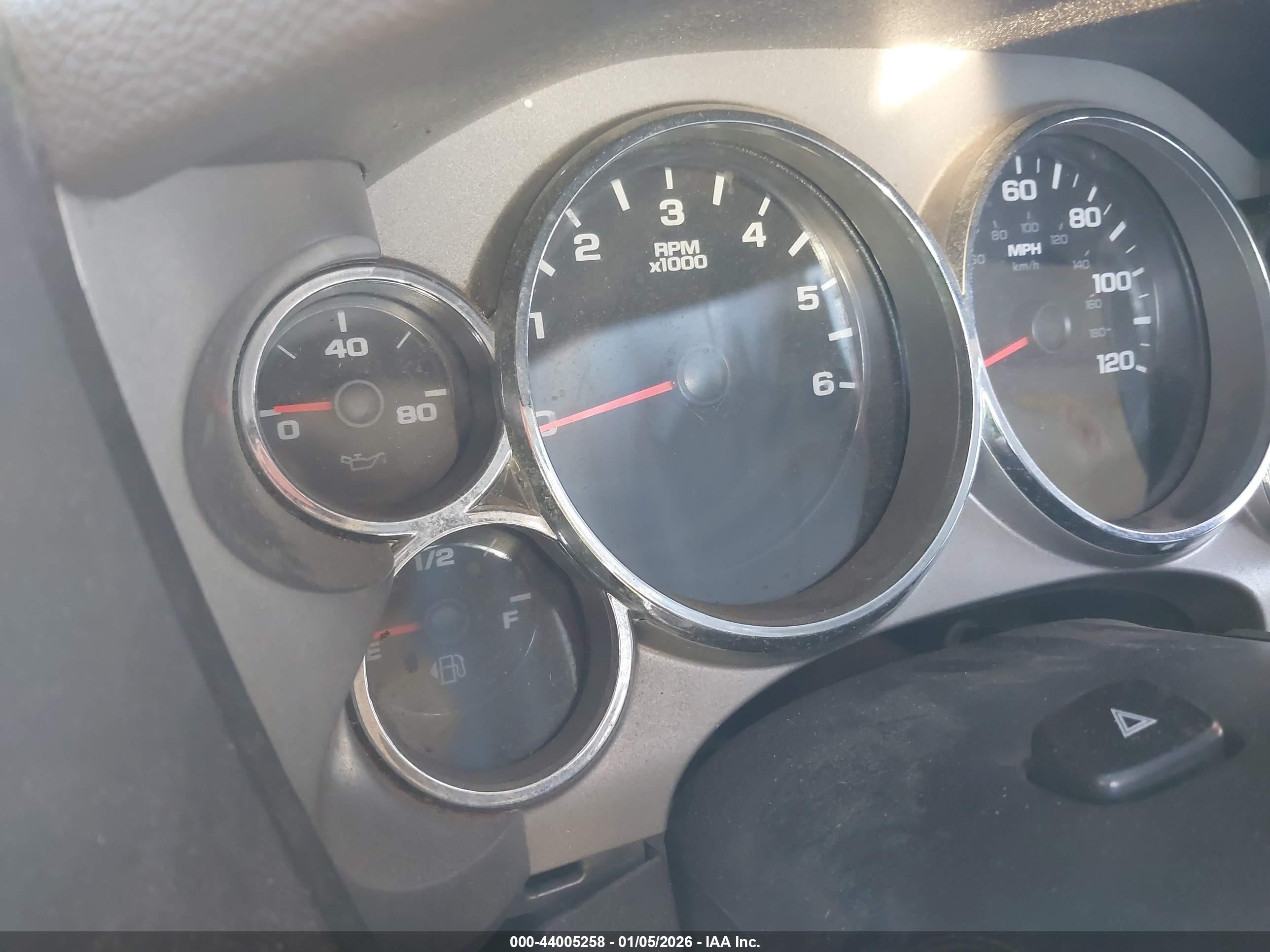 CHEVROLET SILVERADO image 7