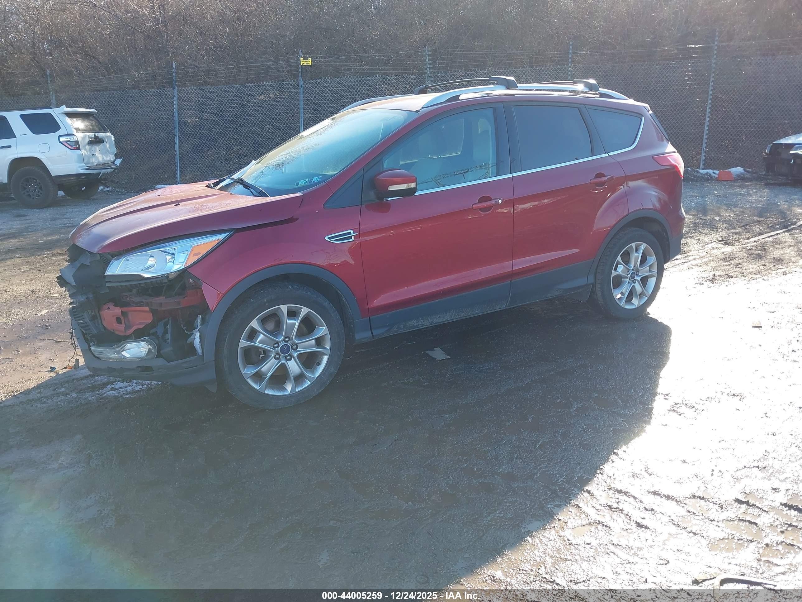 FORD ESCAPE image 2