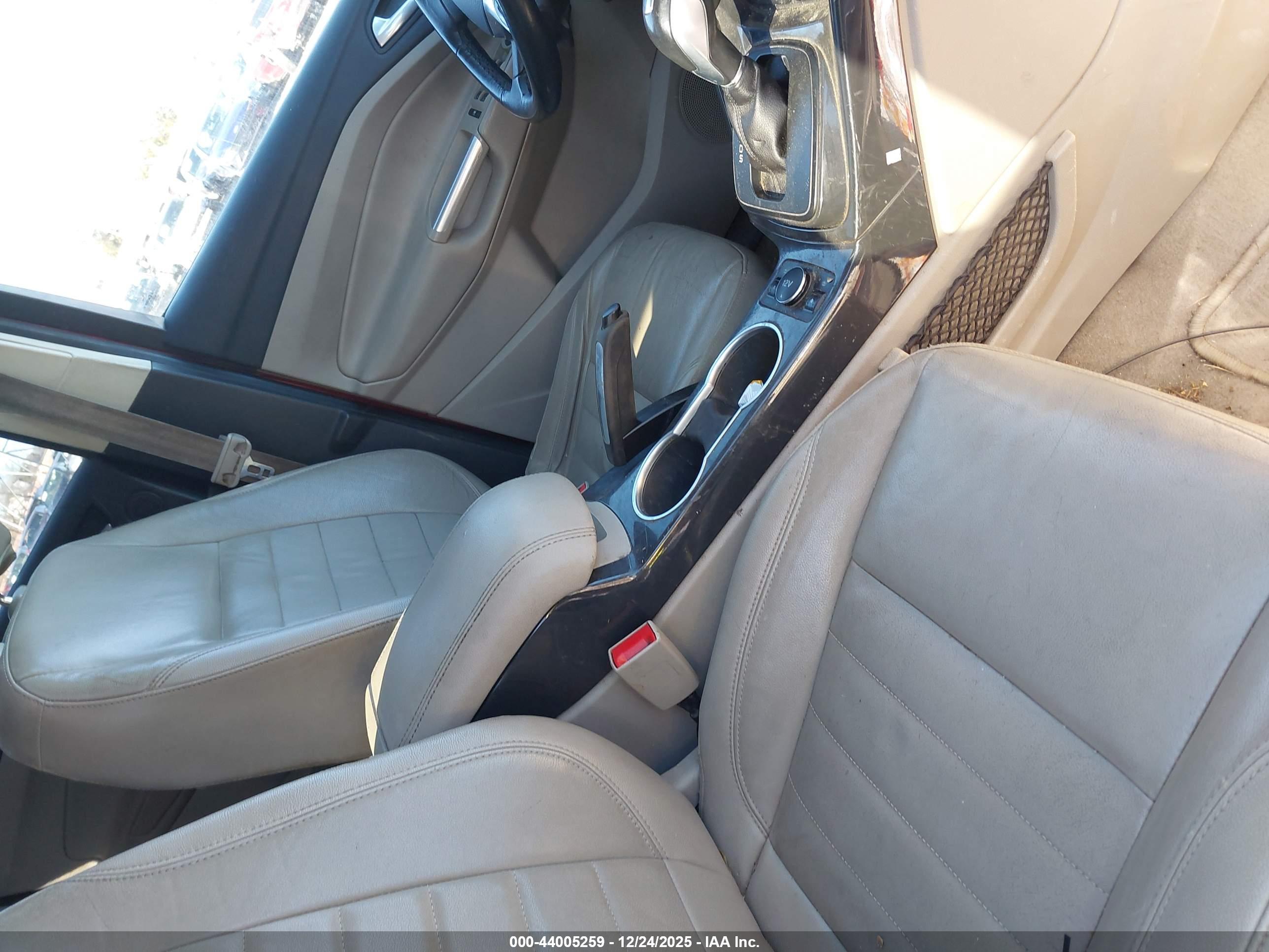 FORD ESCAPE image 5