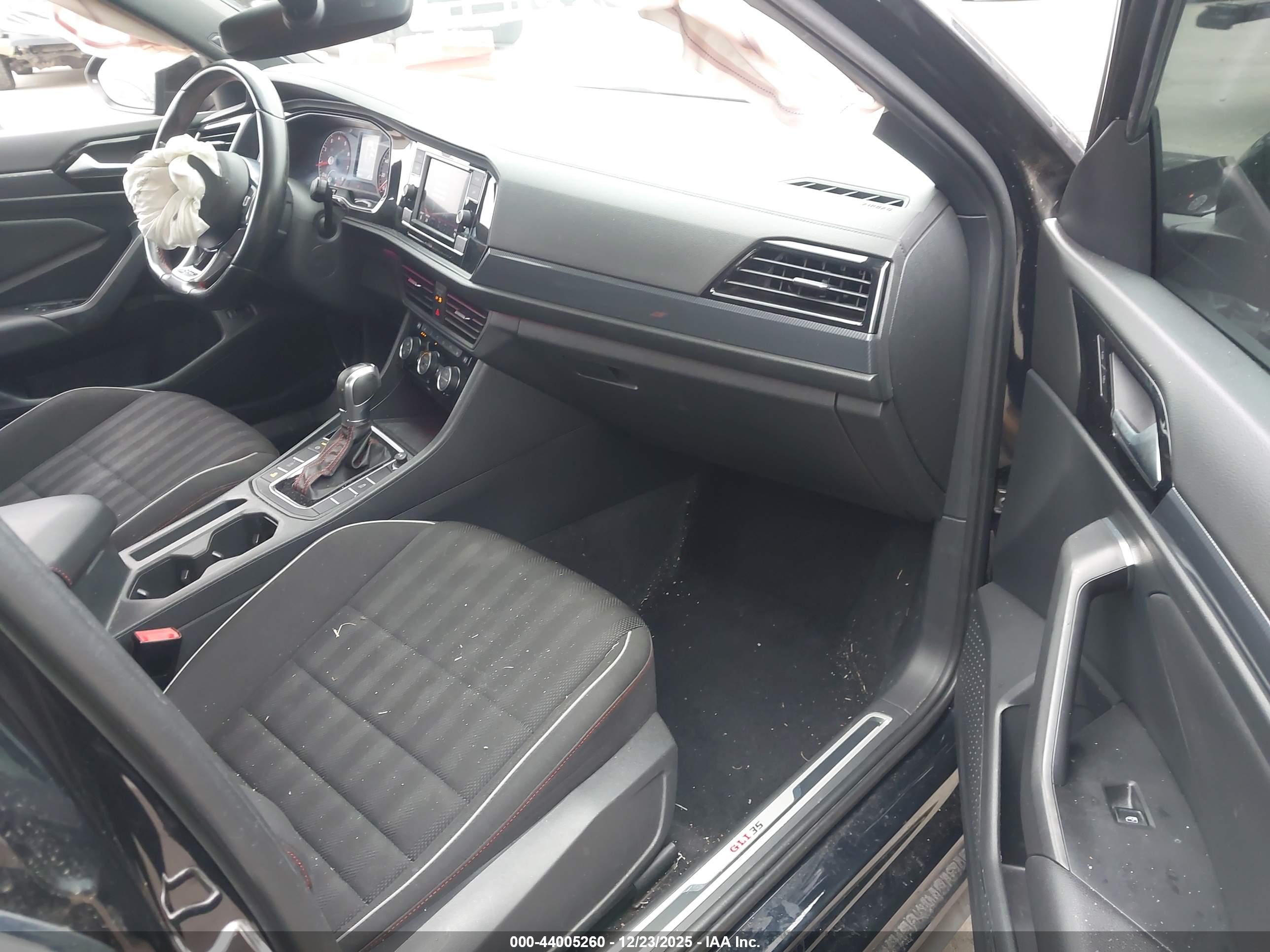 VOLKSWAGEN JETTA image 5