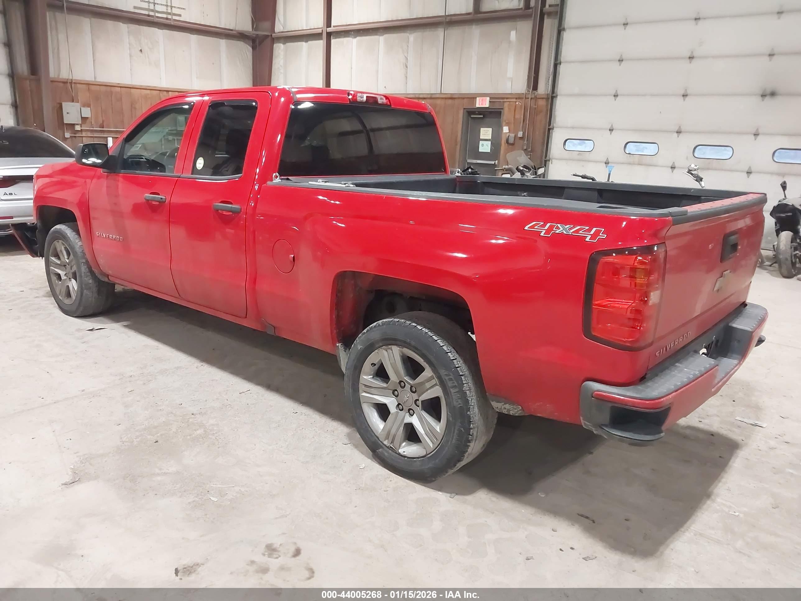CHEVROLET SILVERADO image 3