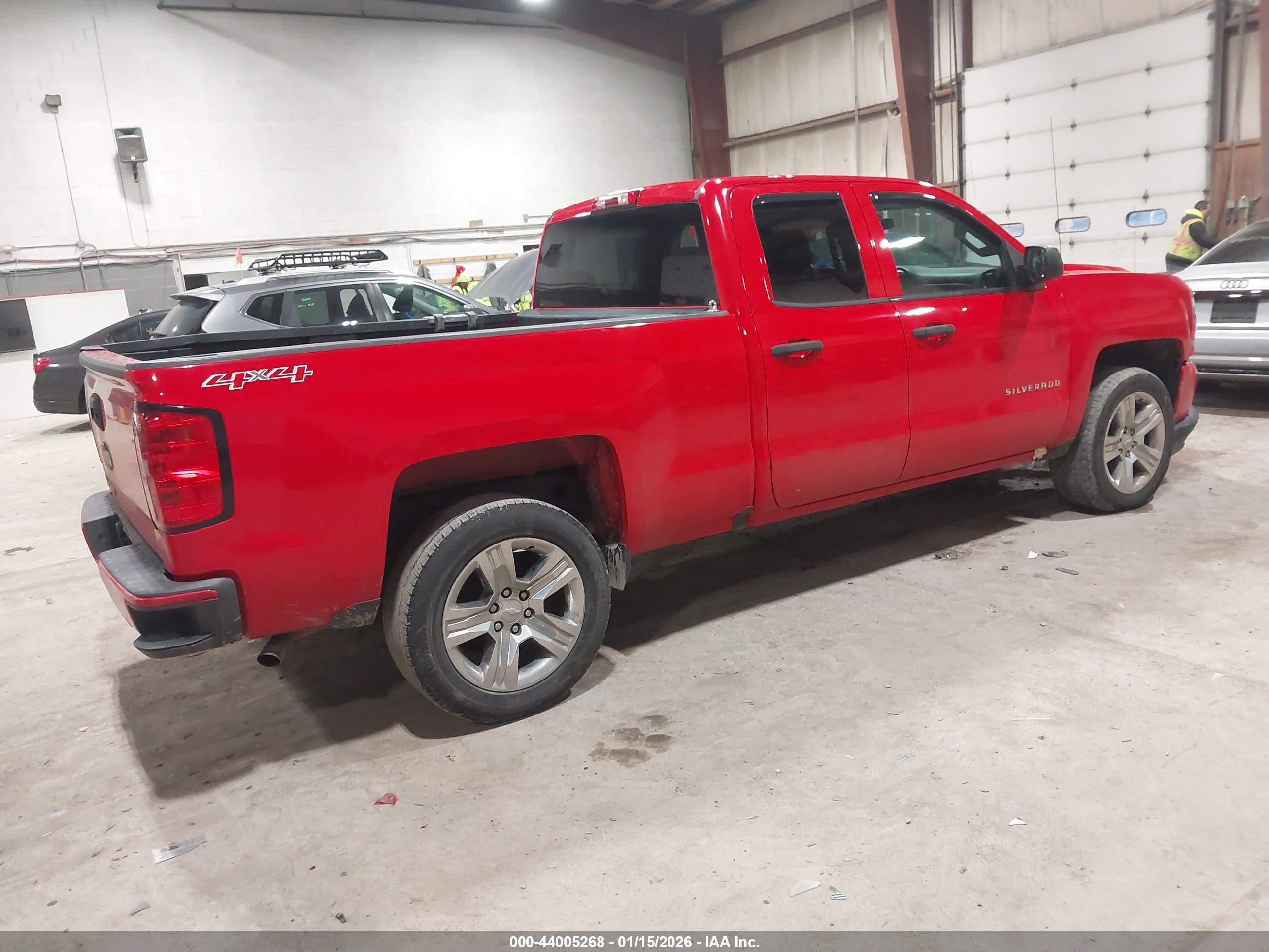 CHEVROLET SILVERADO image 4