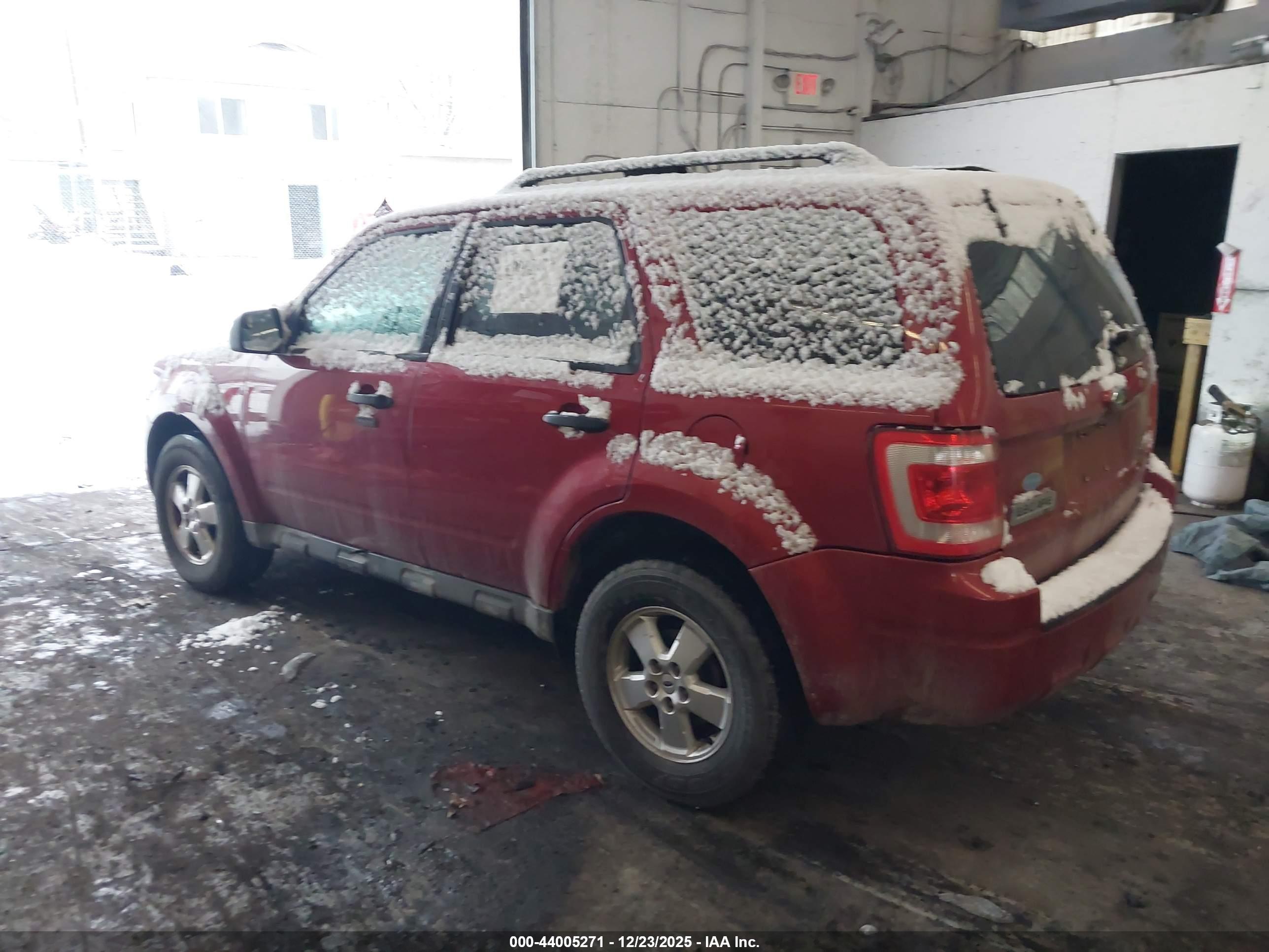 FORD ESCAPE image 3