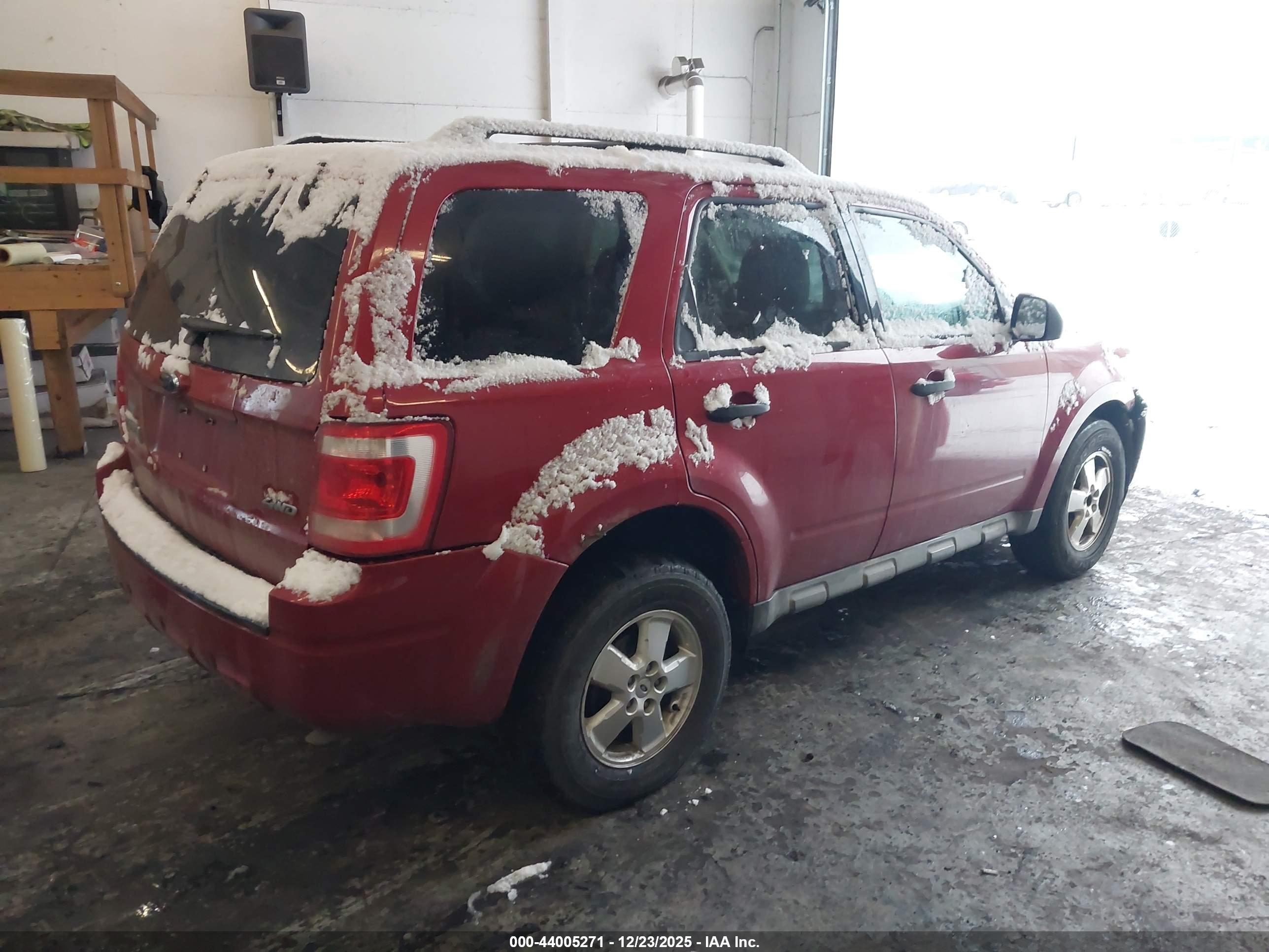 FORD ESCAPE image 4