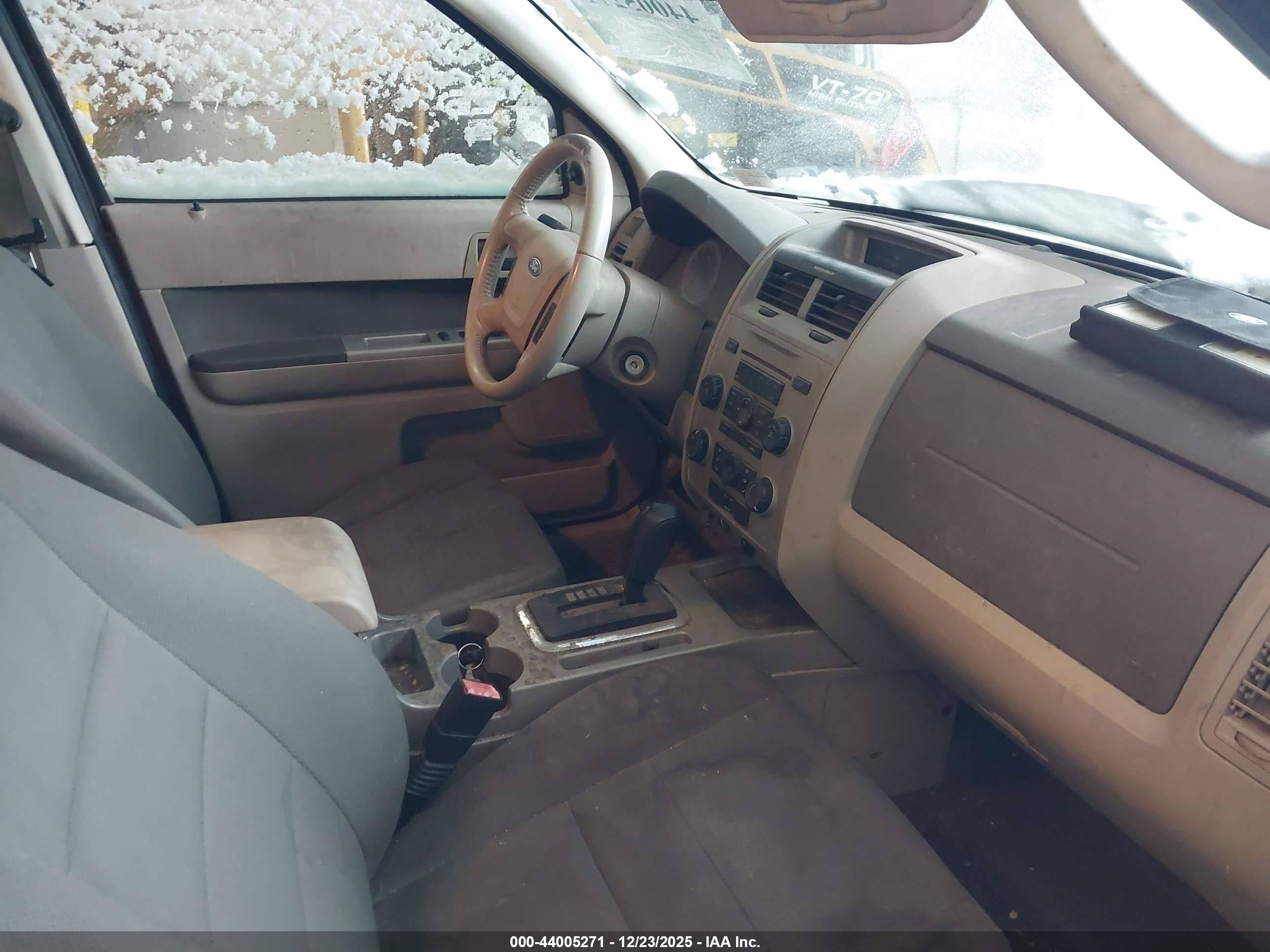 FORD ESCAPE image 5