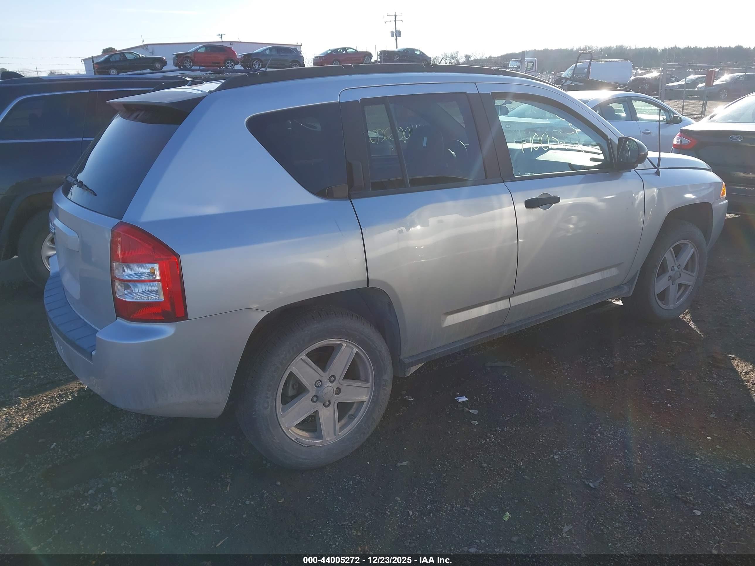 JEEP COMPASS image 4