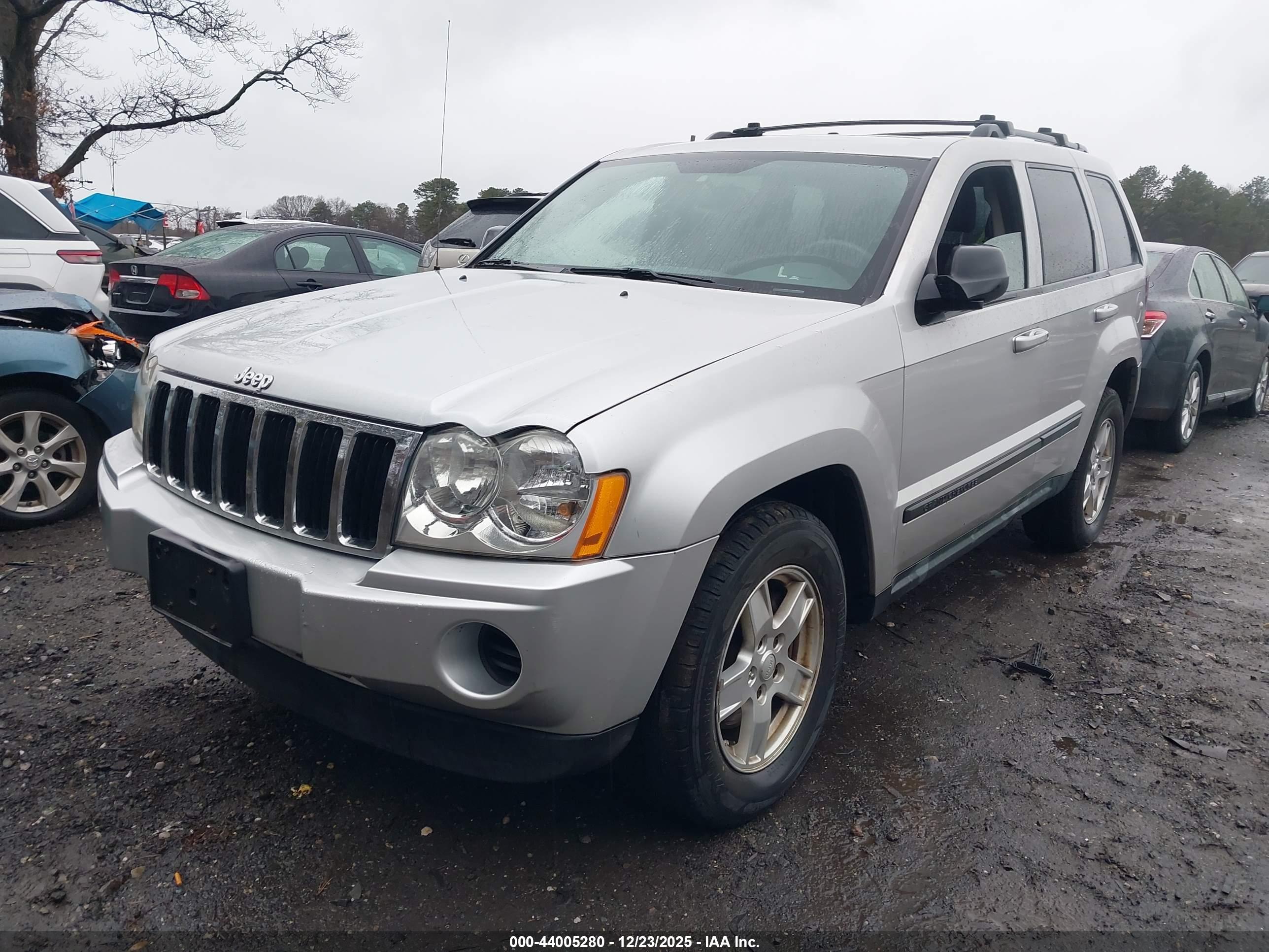 JEEP GRAND image 2