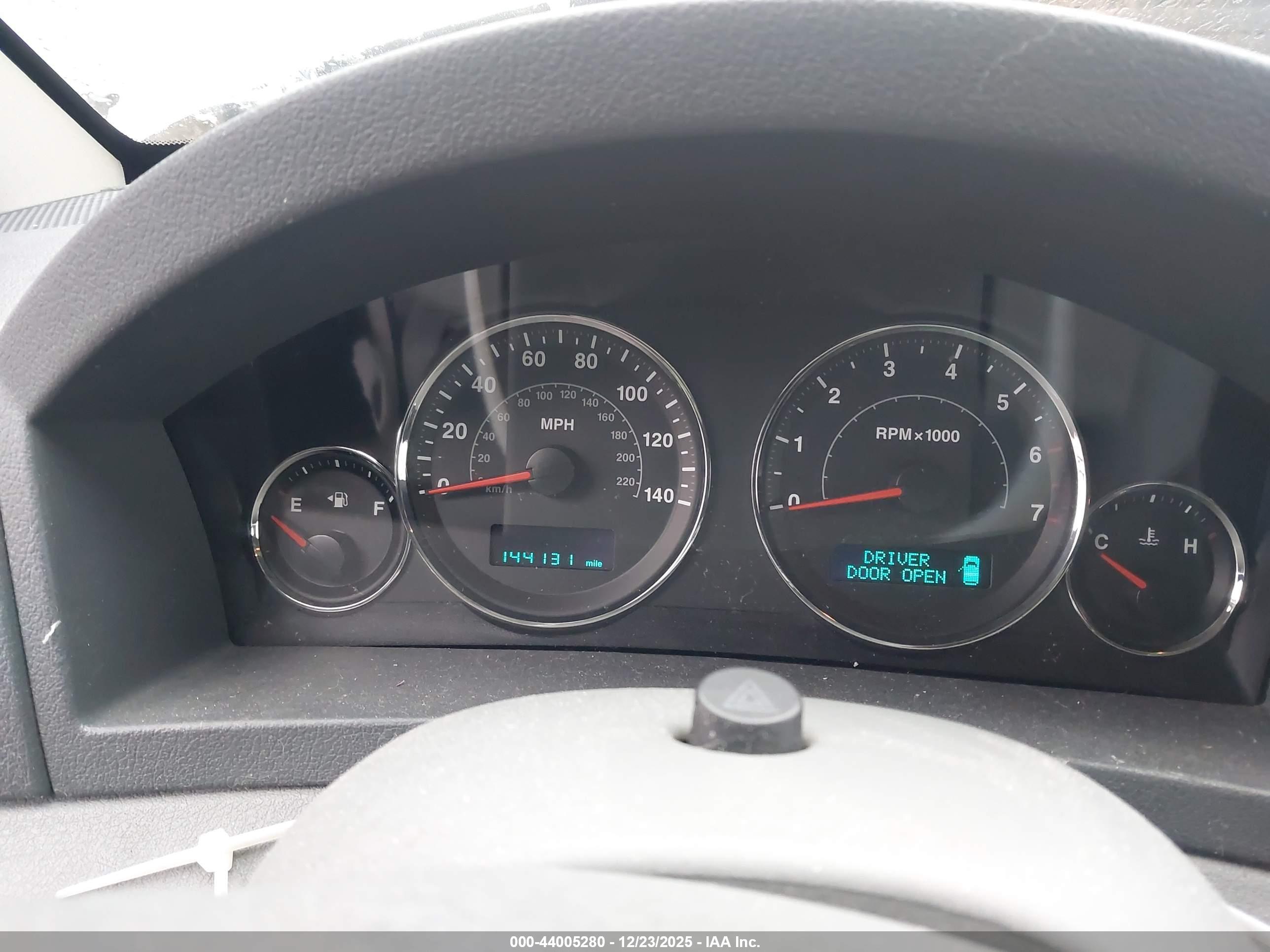 JEEP GRAND image 7