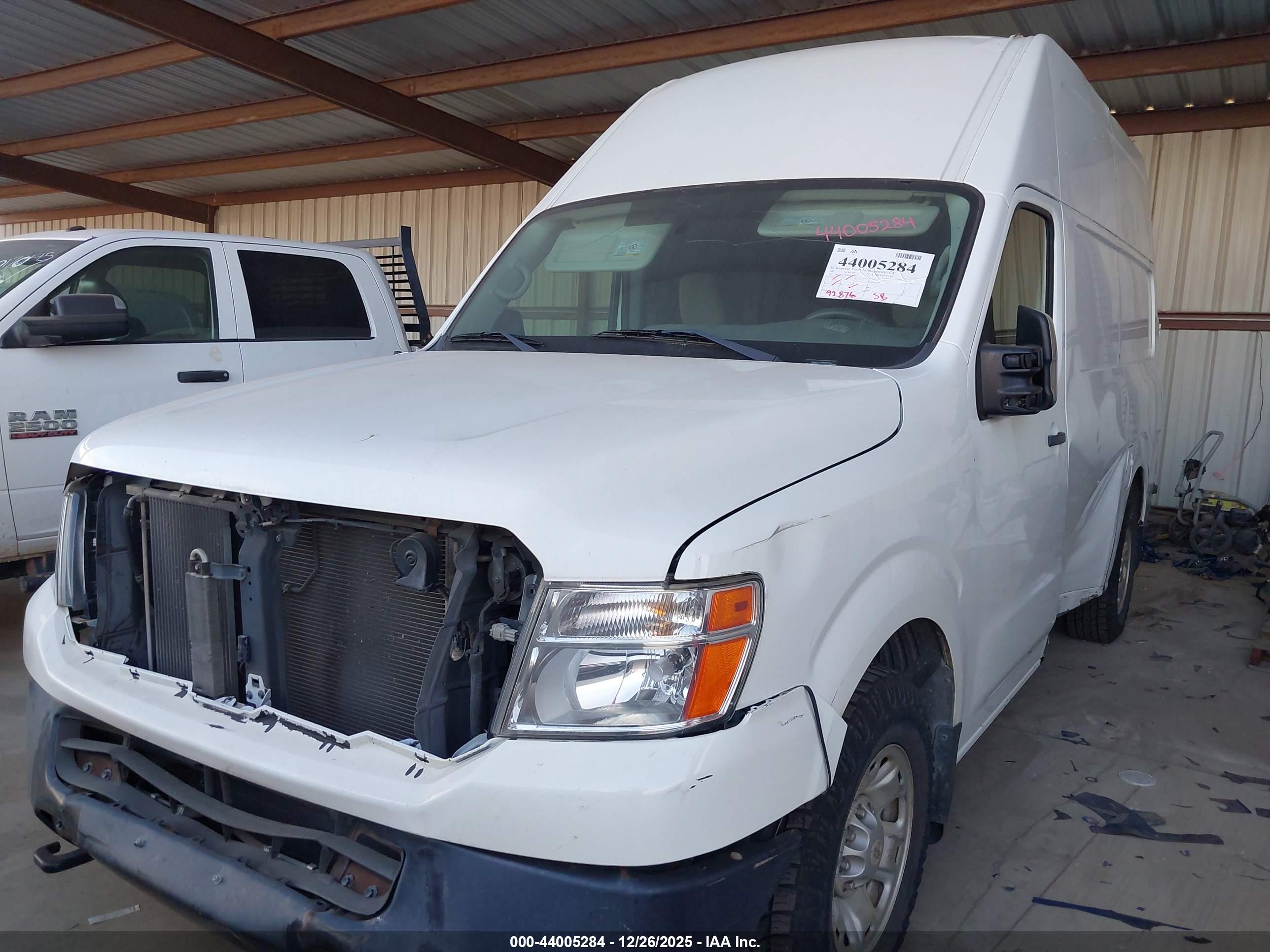 NISSAN NV image 2