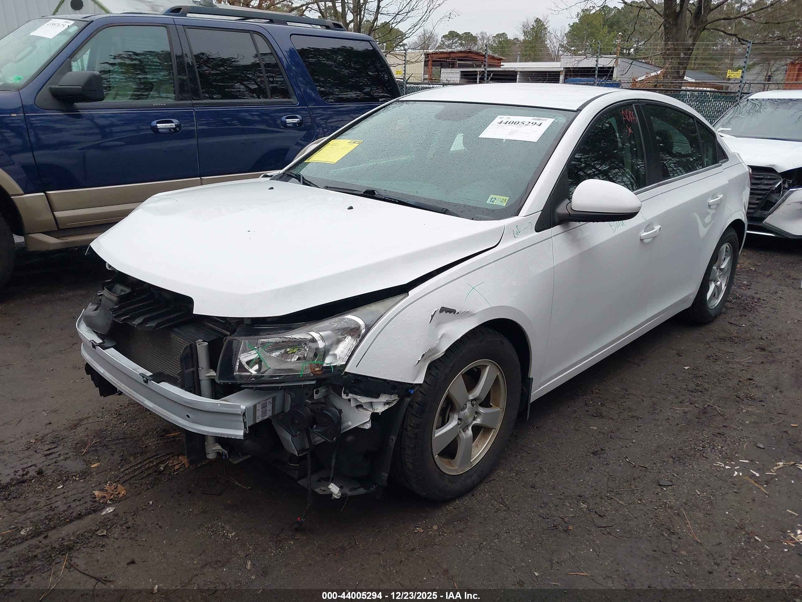 CHEVROLET CRUZE image 2