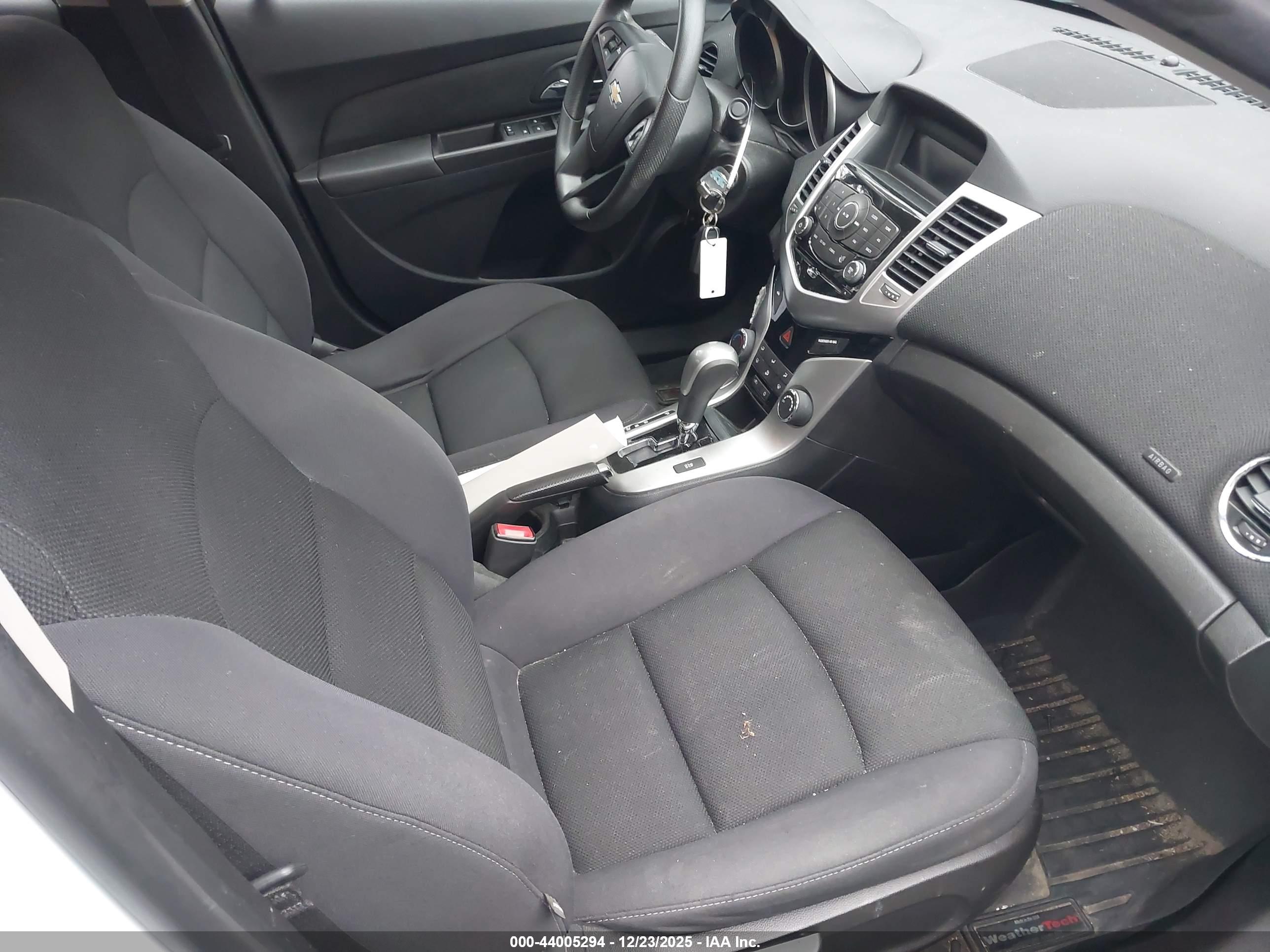 CHEVROLET CRUZE image 5