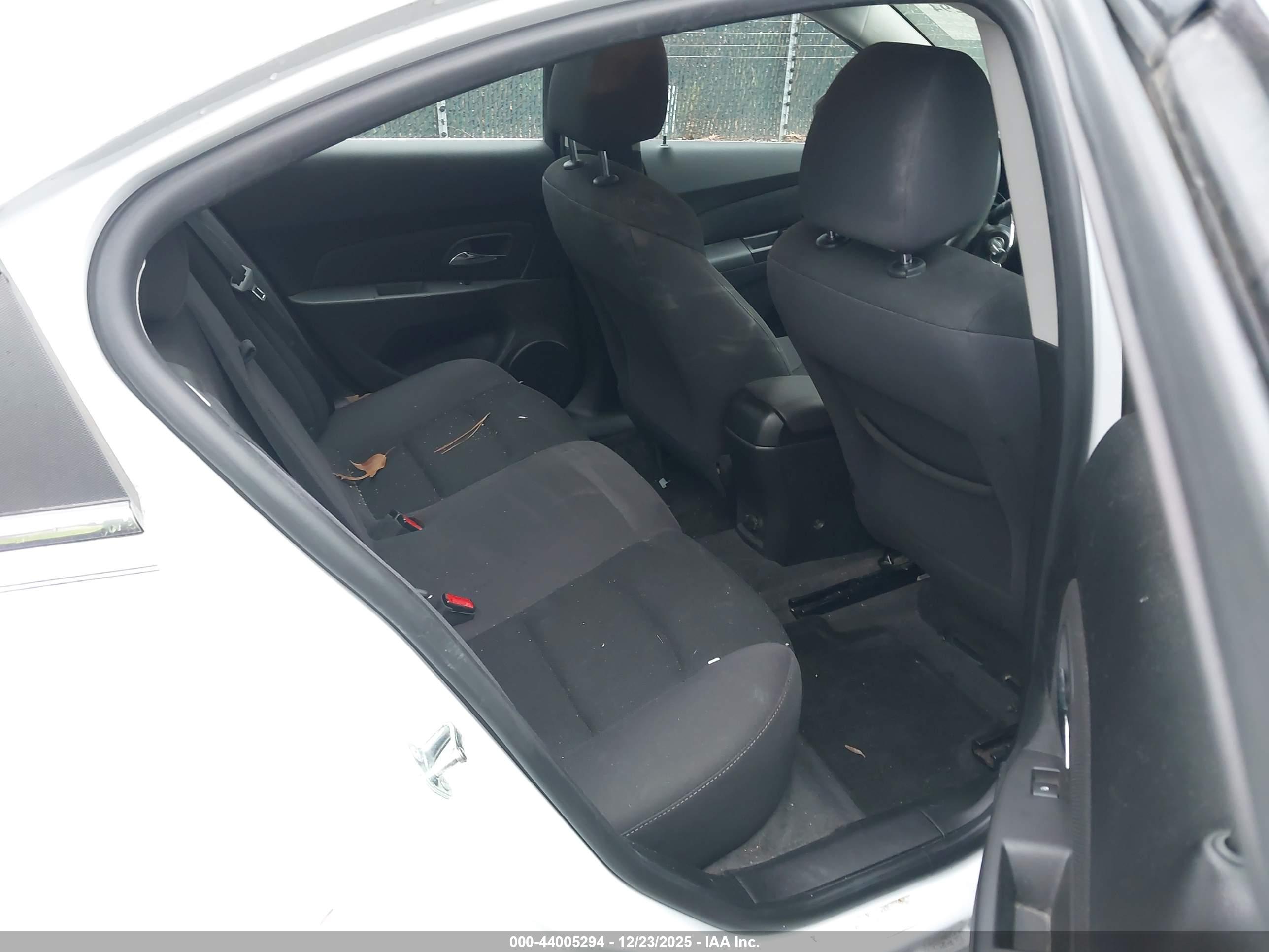 CHEVROLET CRUZE image 8