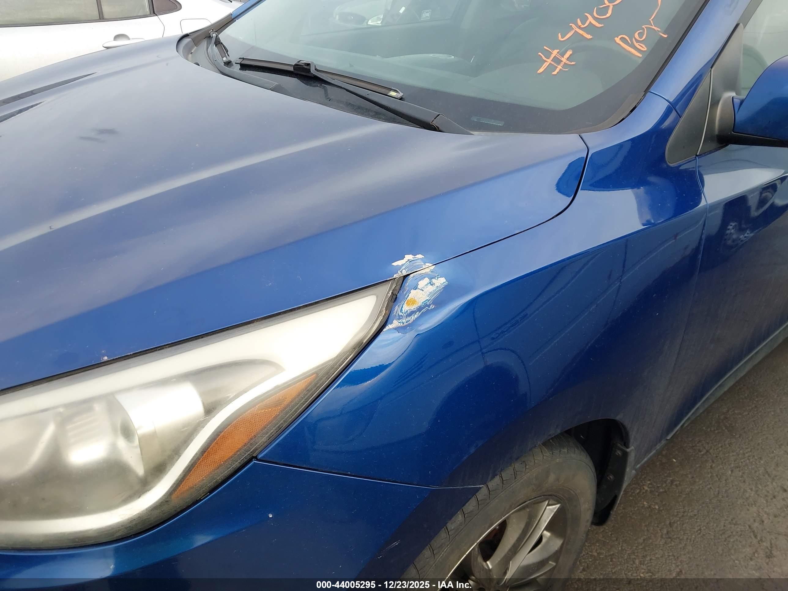 HYUNDAI TUCSON image 6