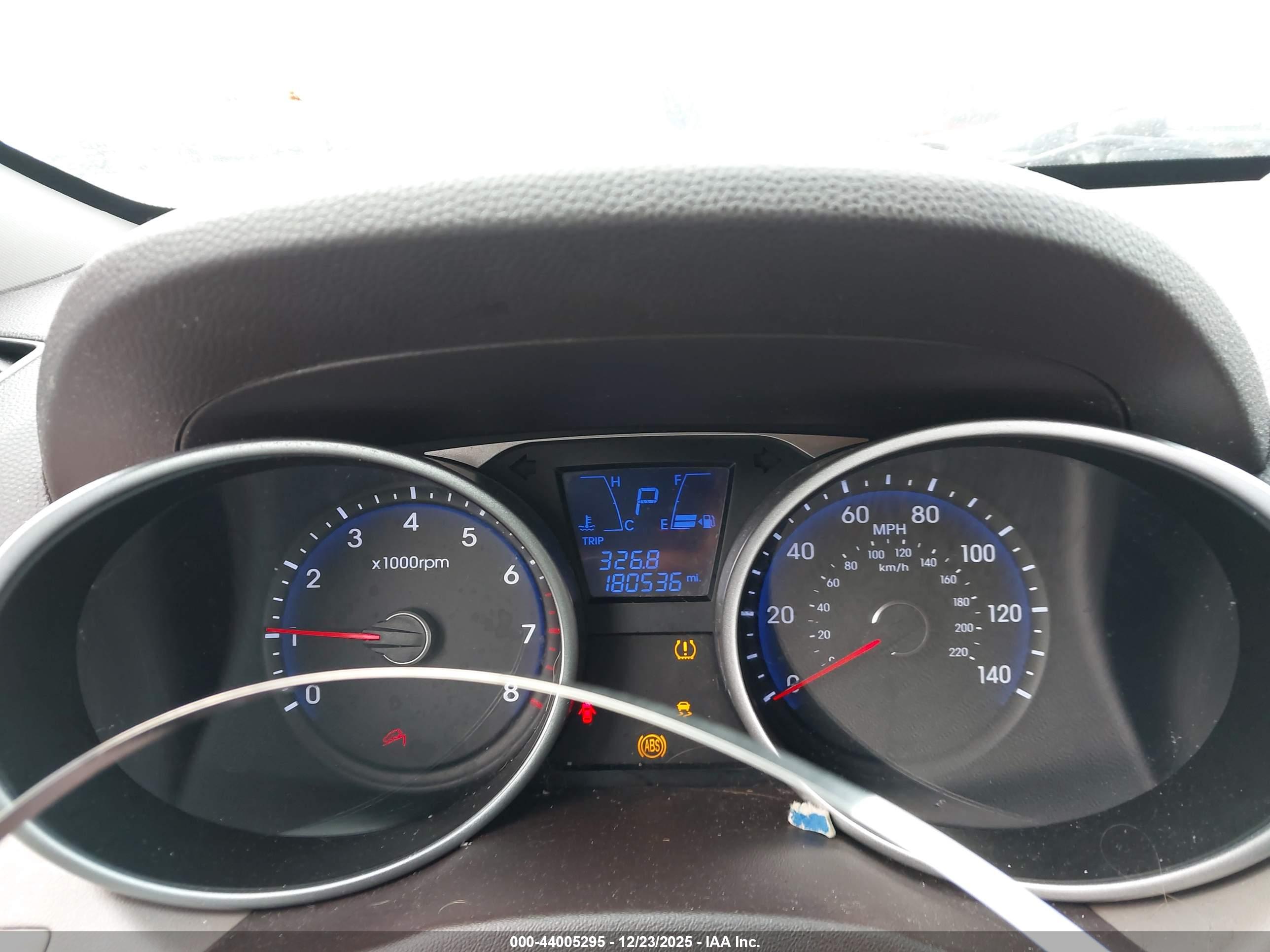 HYUNDAI TUCSON image 7