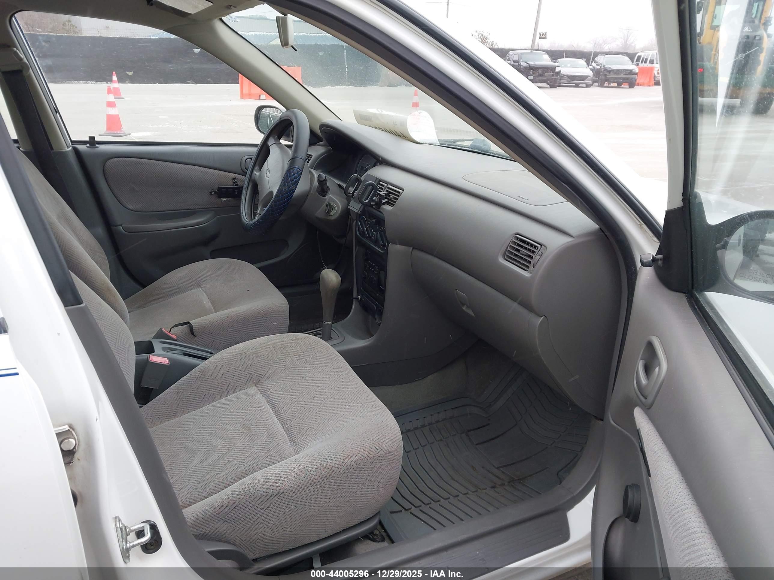 CHEVROLET PRIZM image 5