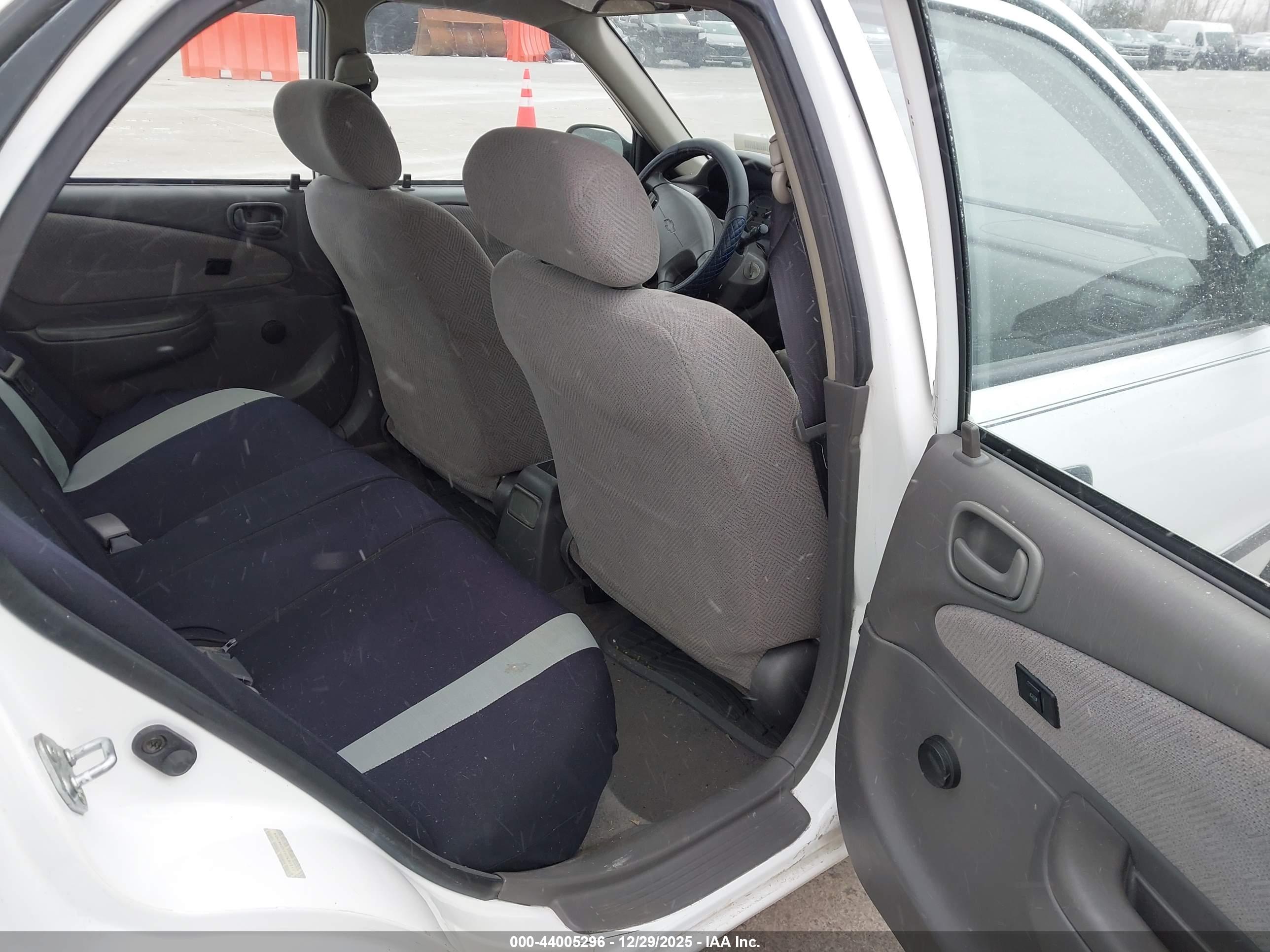 CHEVROLET PRIZM image 8