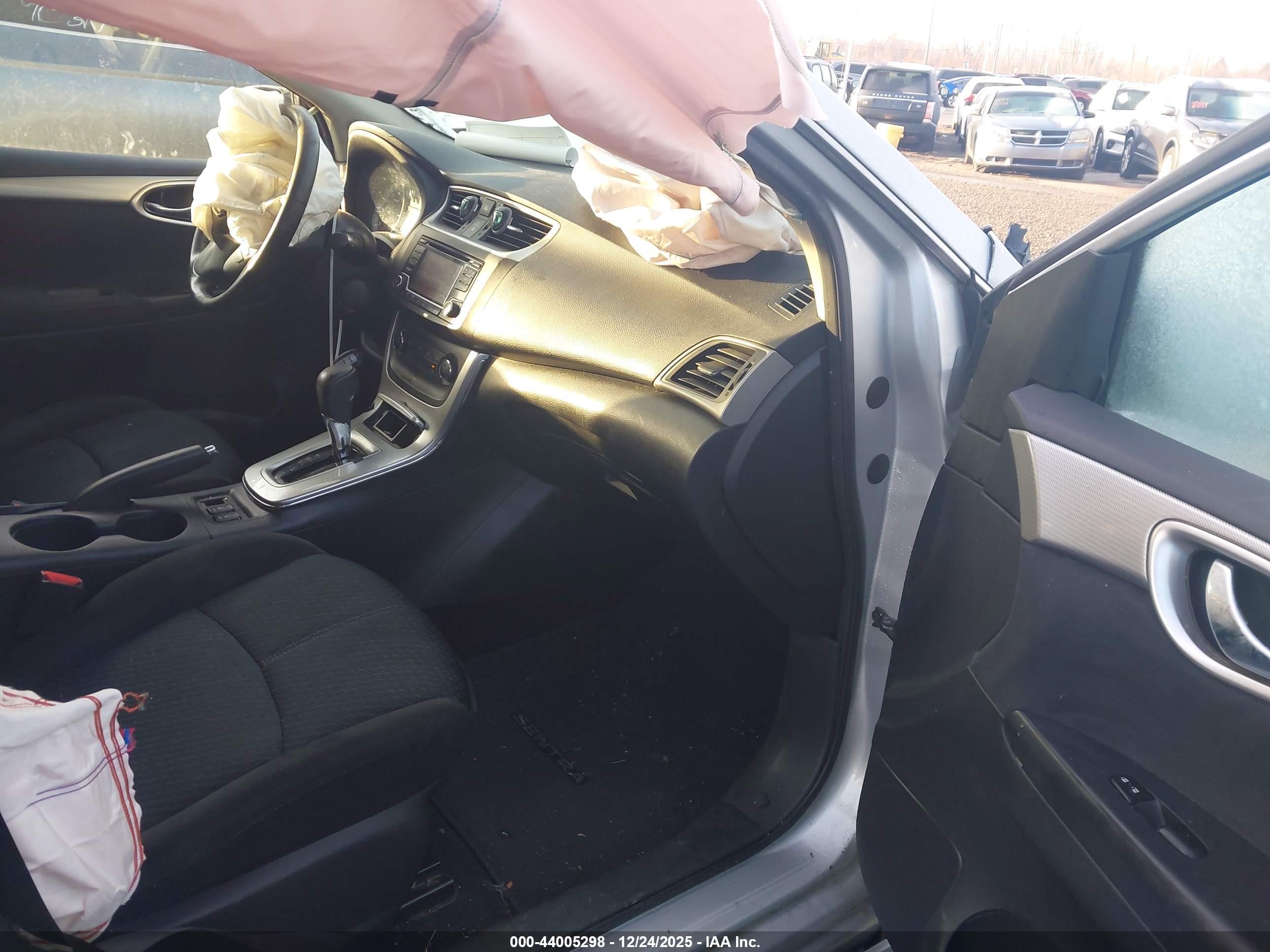 NISSAN SENTRA image 5