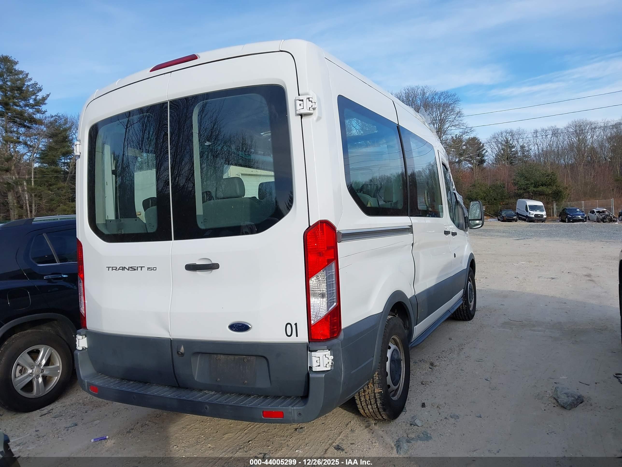 FORD TRANSIT-150 image 4