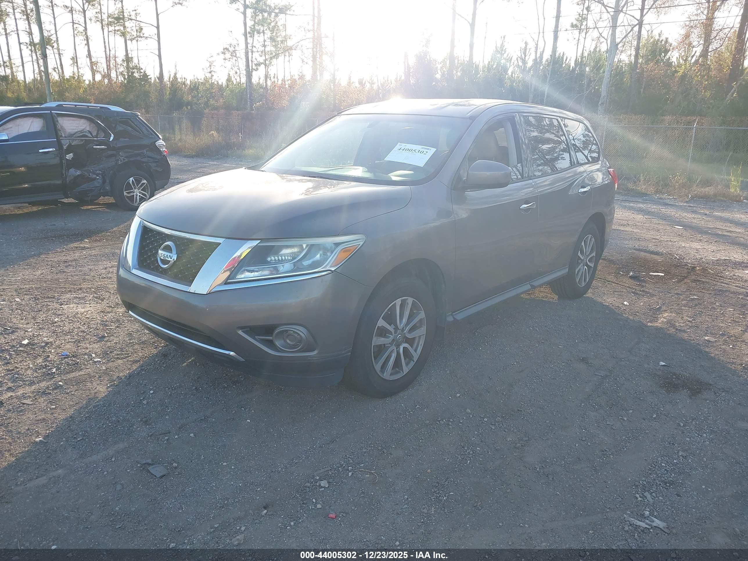 NISSAN PATHFINDER image 2