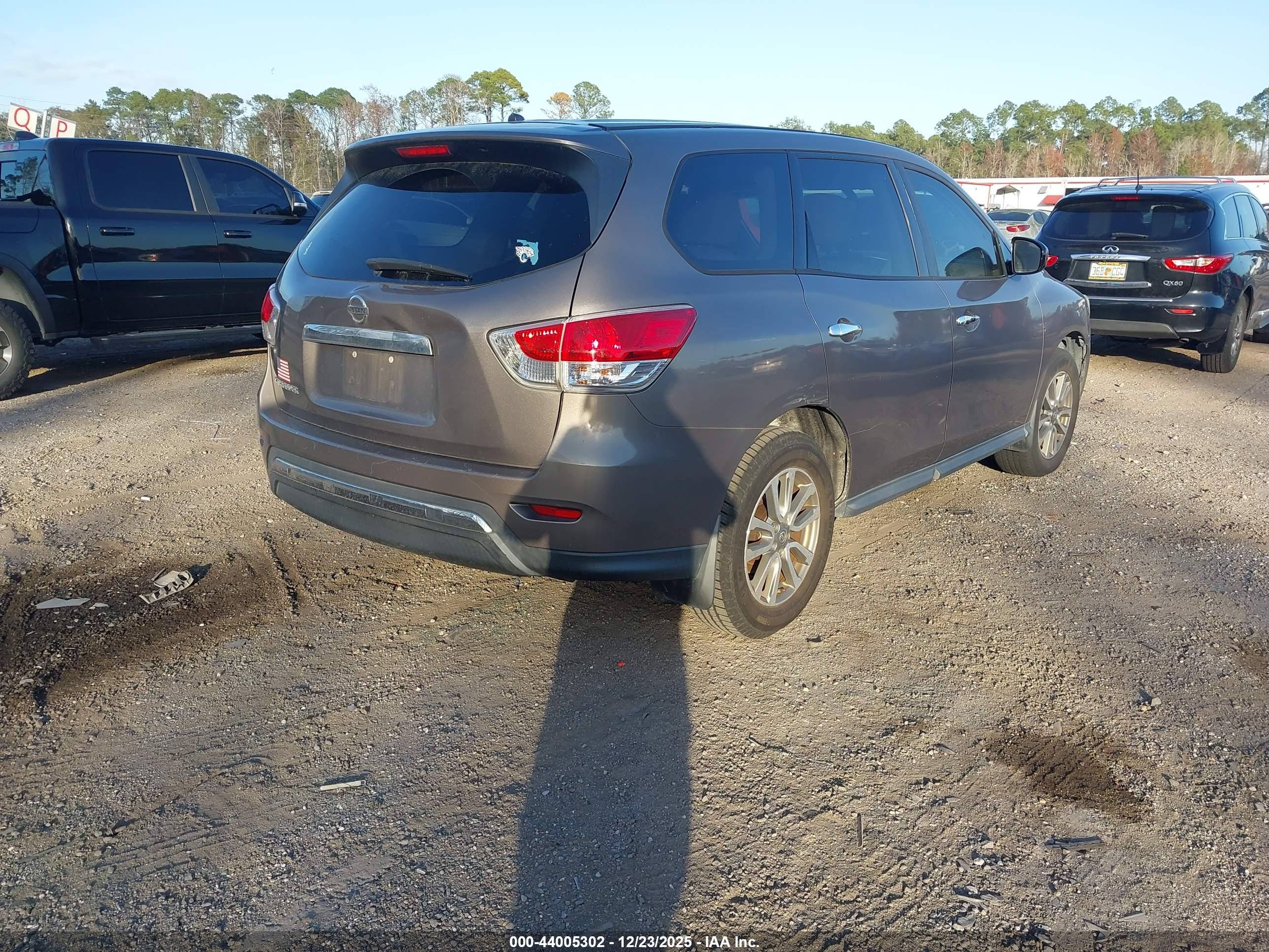 NISSAN PATHFINDER image 4