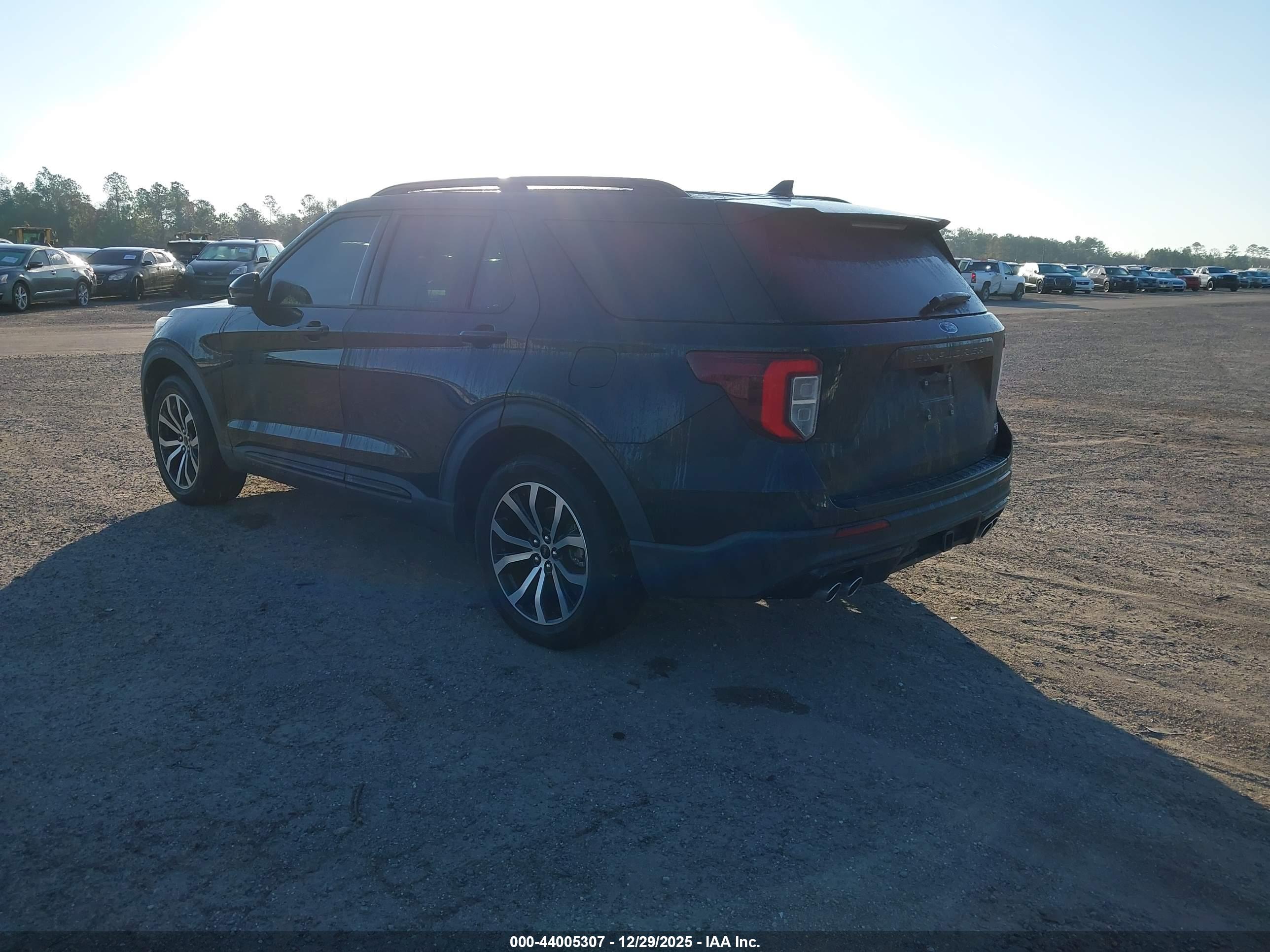 FORD EXPLORER image 3