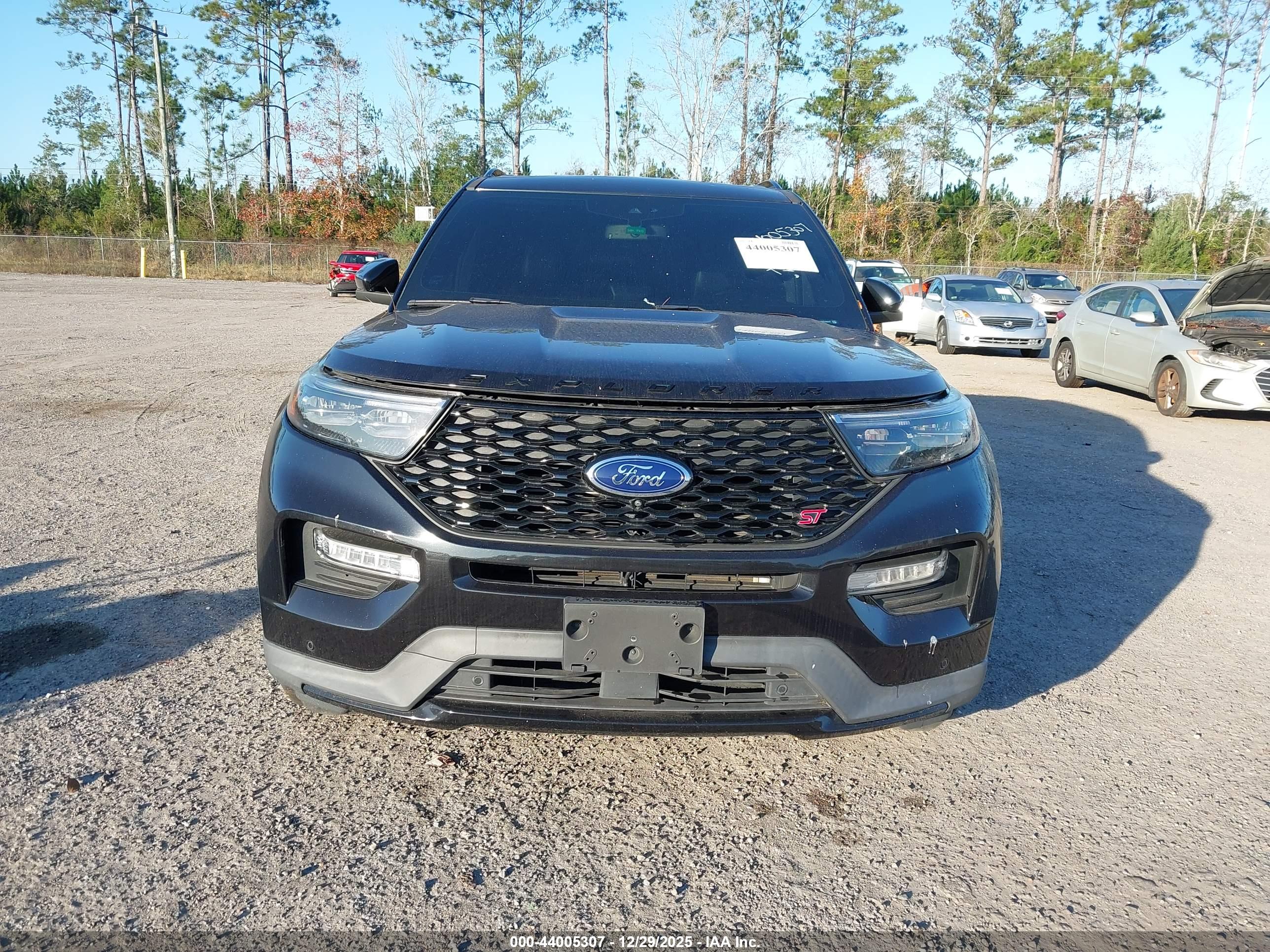 FORD EXPLORER image 6
