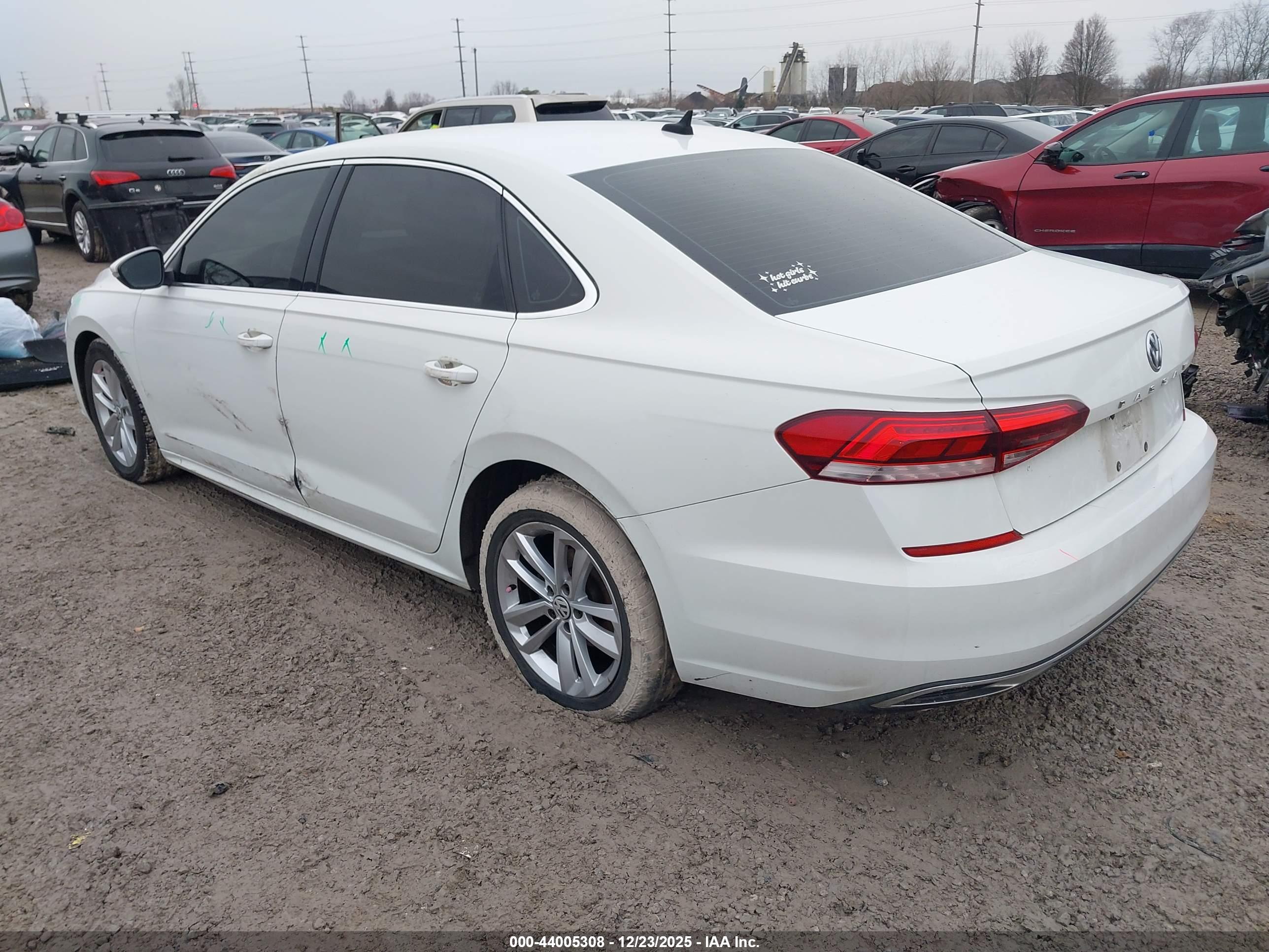 VOLKSWAGEN PASSAT image 3