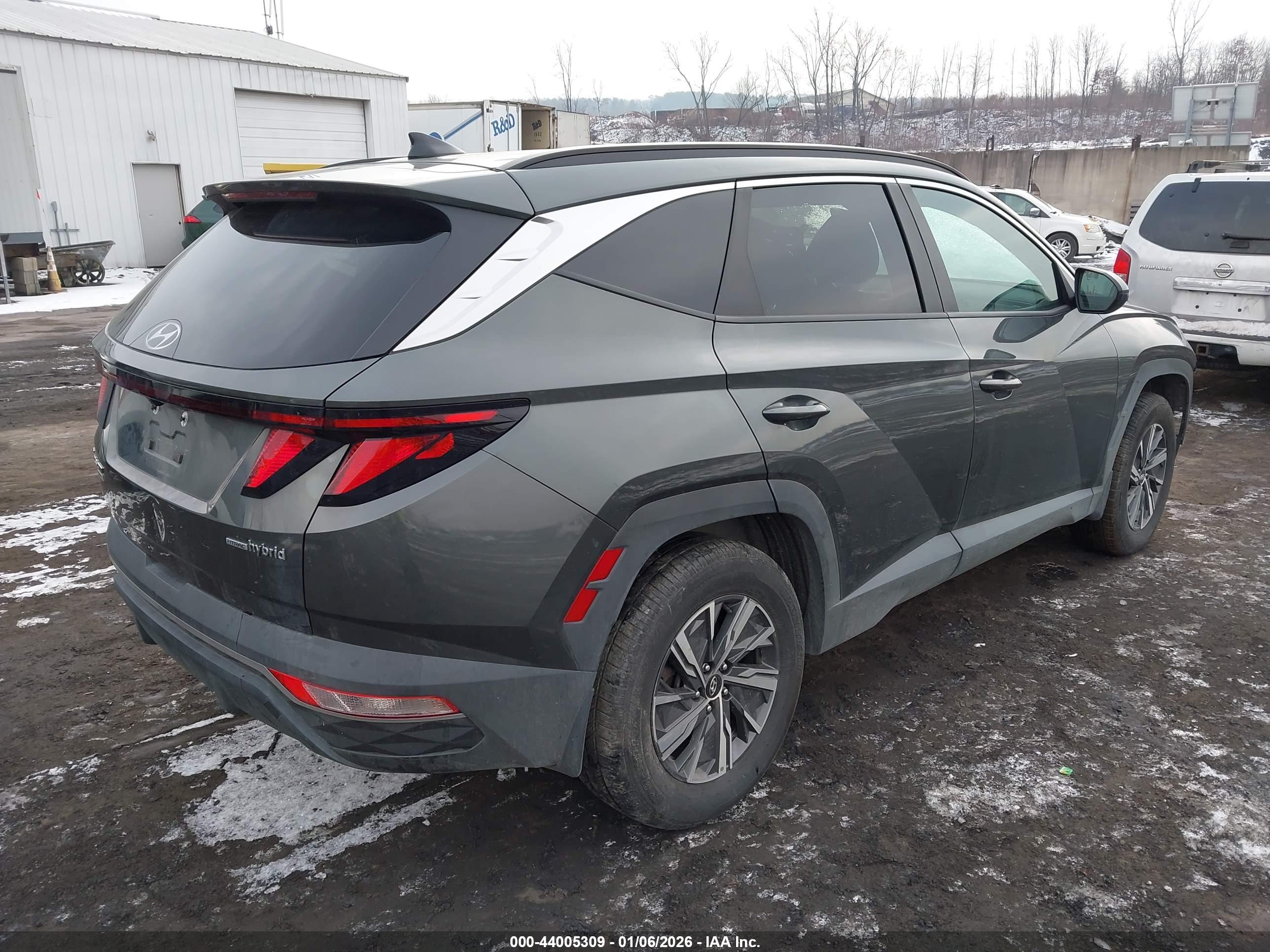 HYUNDAI TUCSON image 4