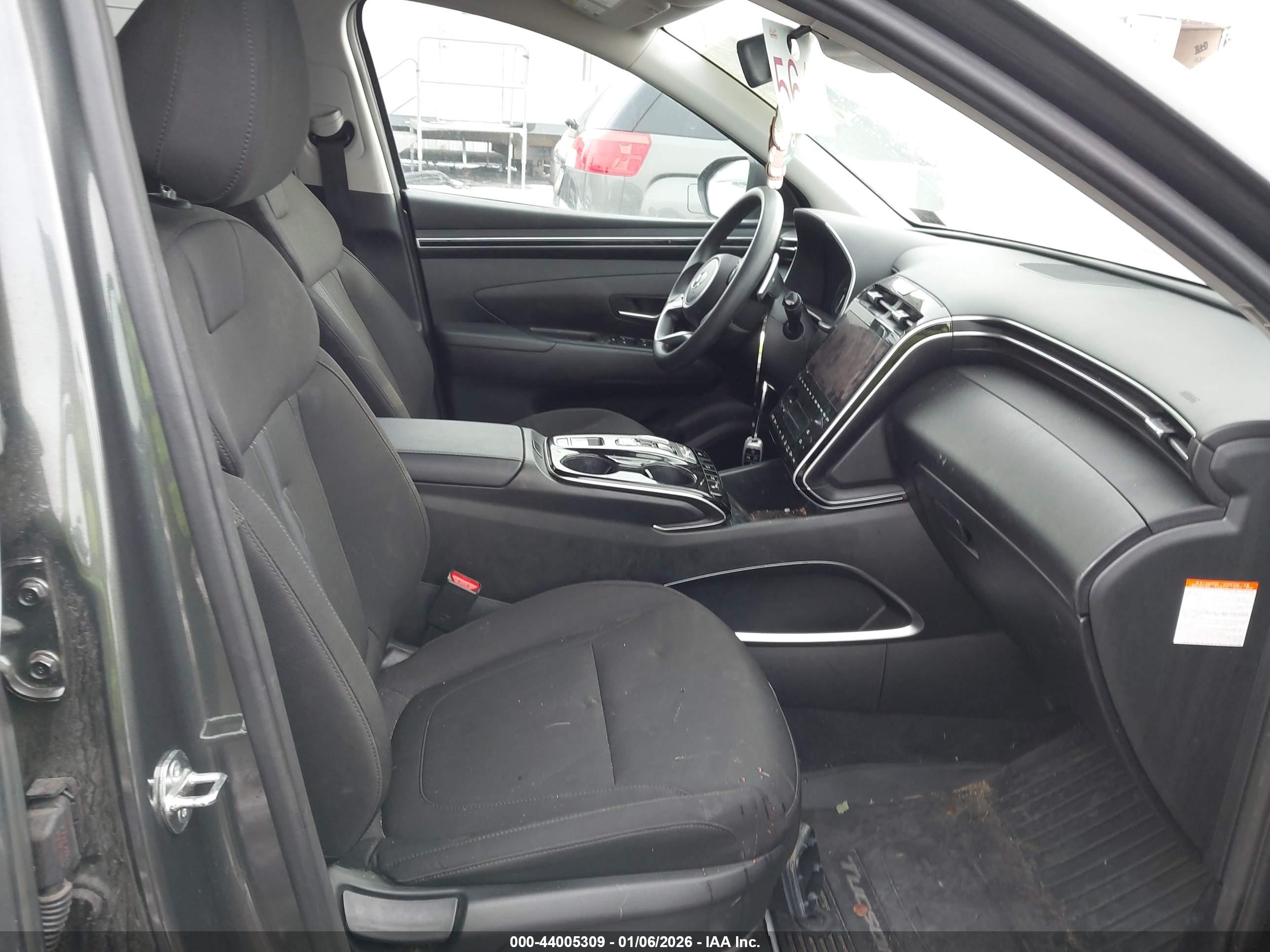 HYUNDAI TUCSON image 5