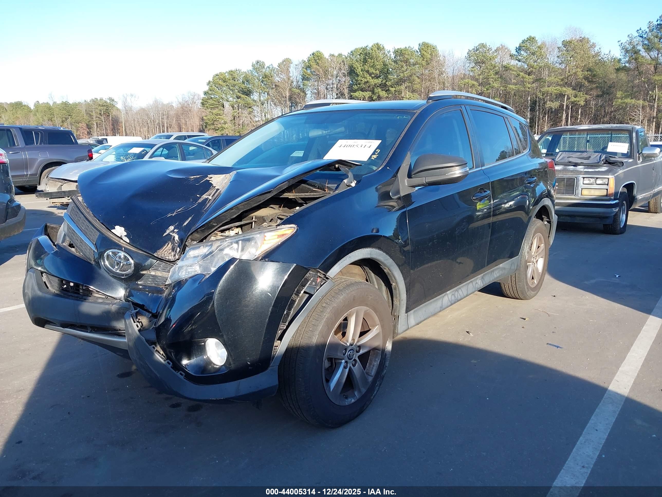 TOYOTA RAV4 image 2