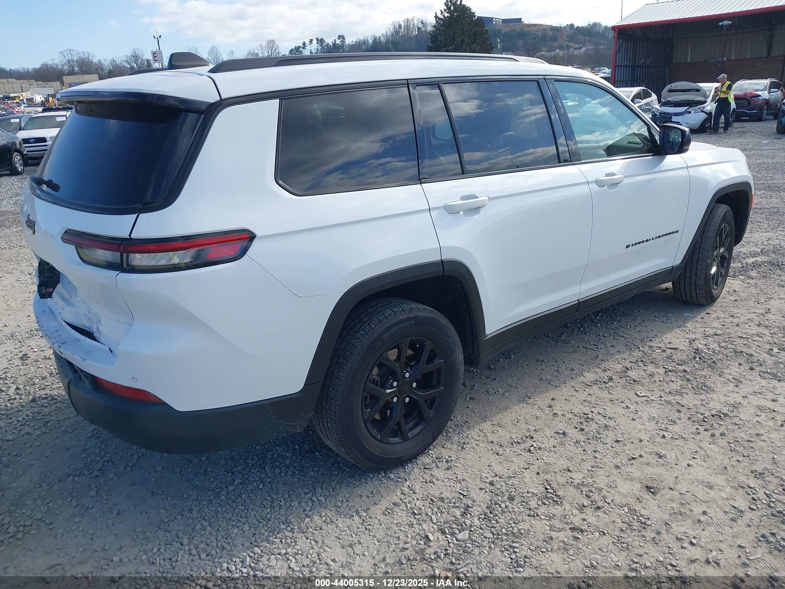JEEP GRAND image 4