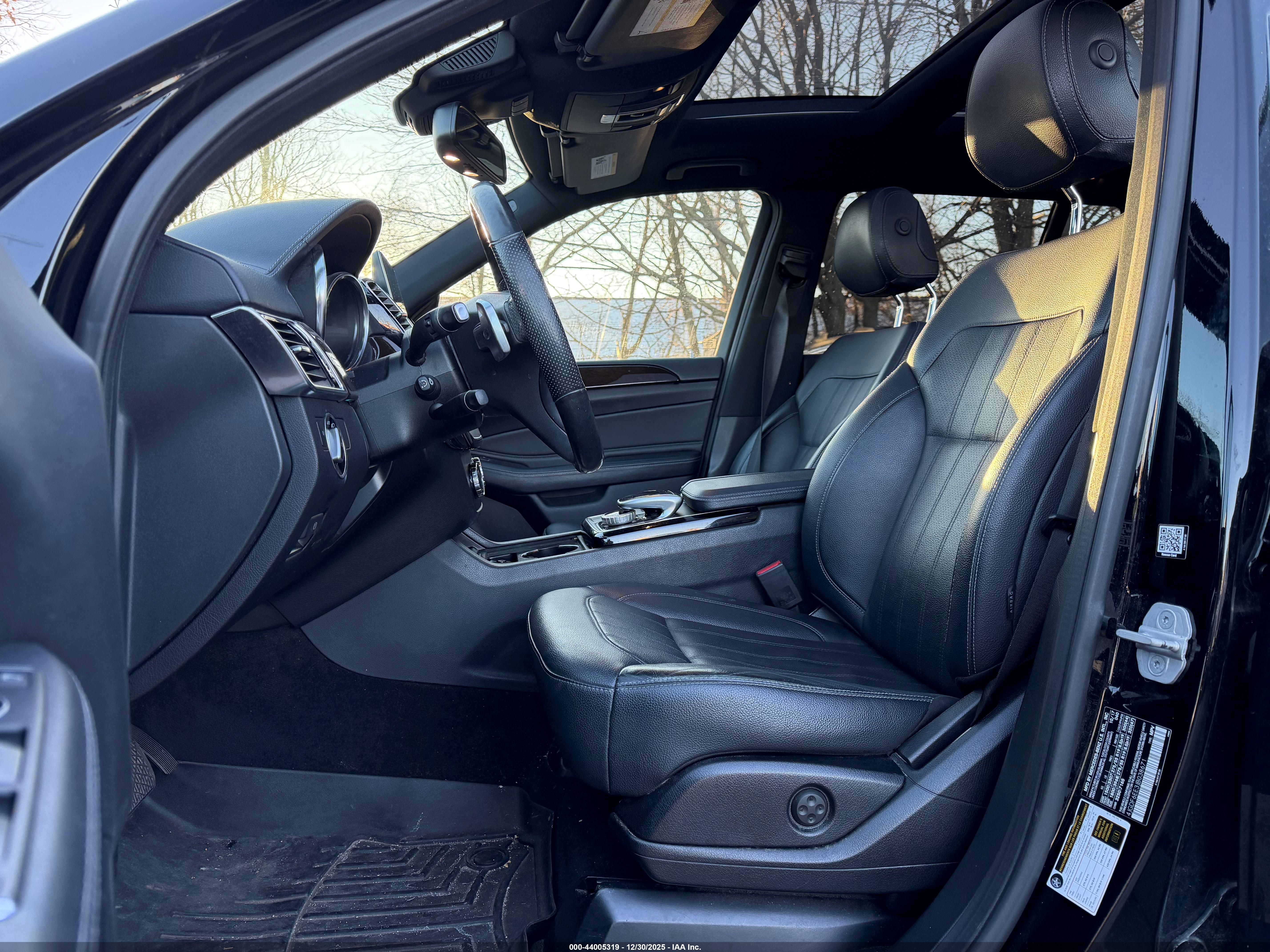 MERCEDES-BENZ GLS image 5