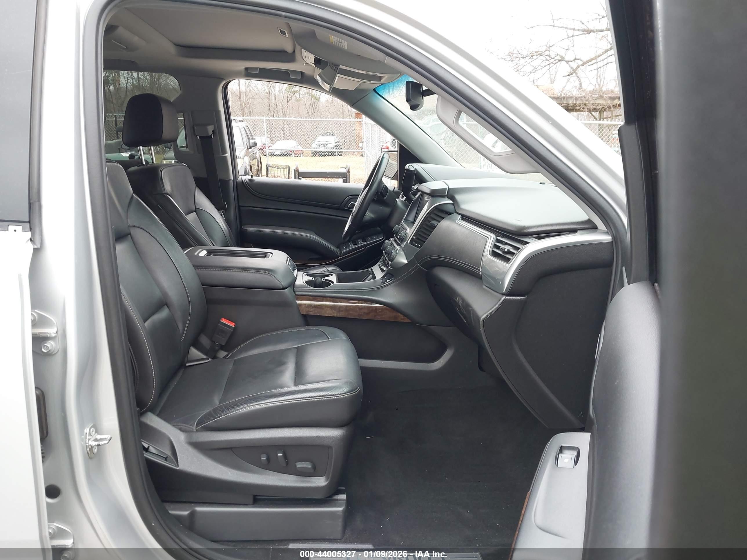 CHEVROLET TAHOE image 5