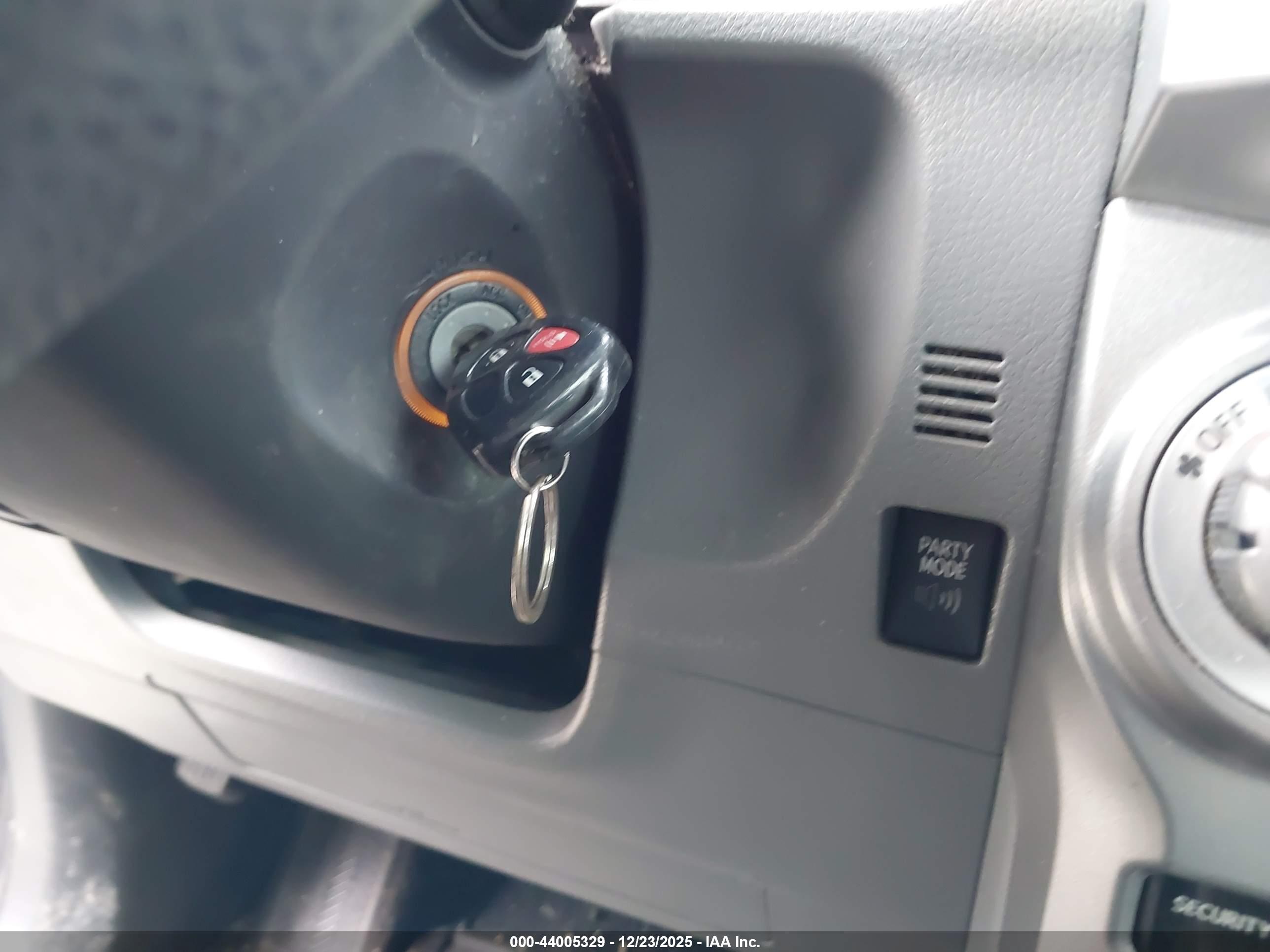 TOYOTA 4RUNNER image 11