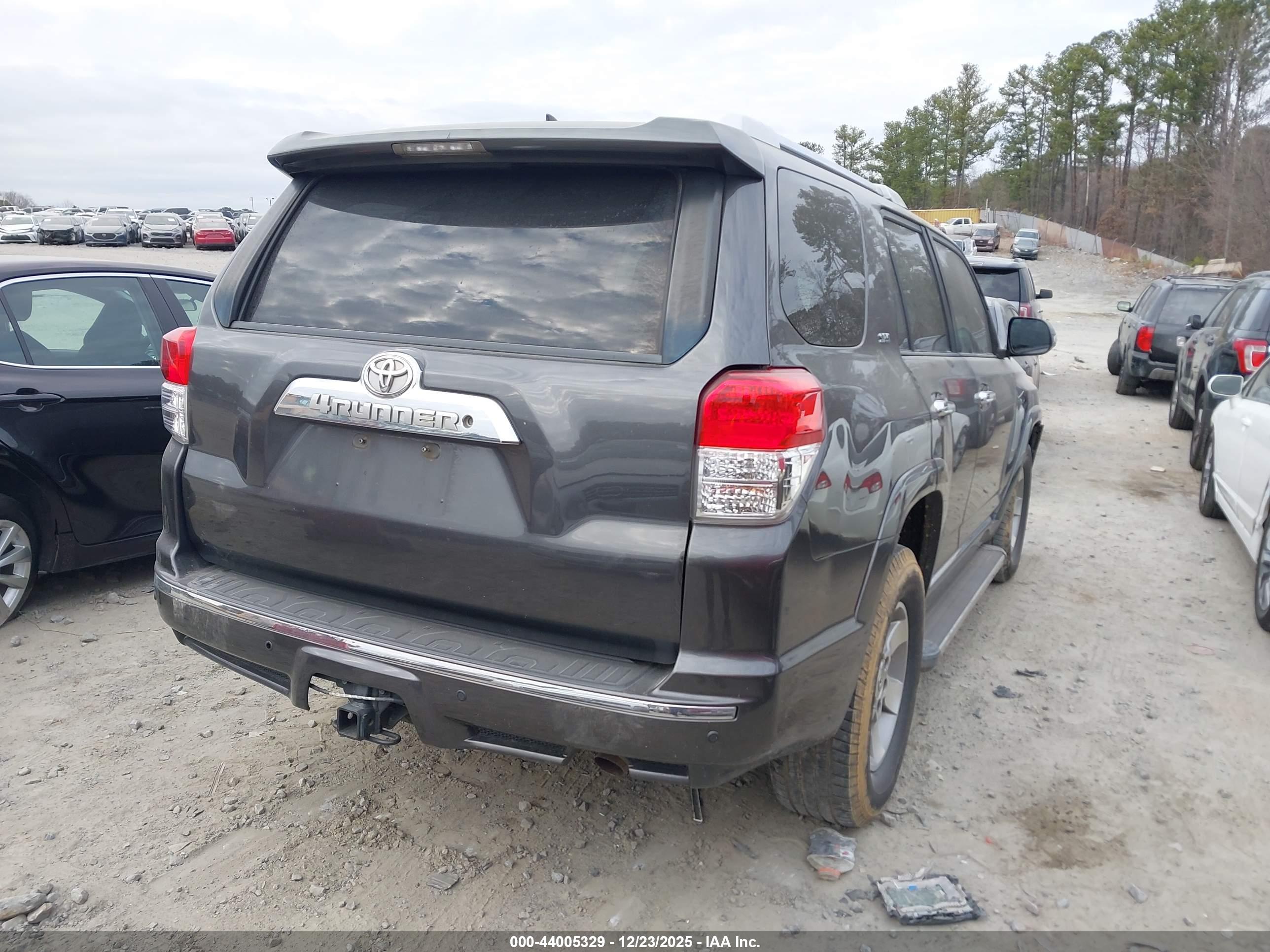 TOYOTA 4RUNNER image 4