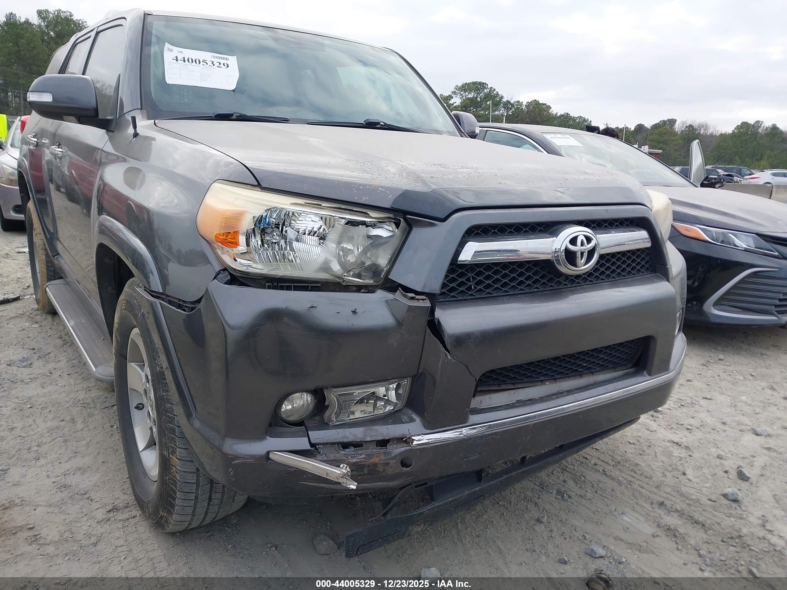 TOYOTA 4RUNNER image 6