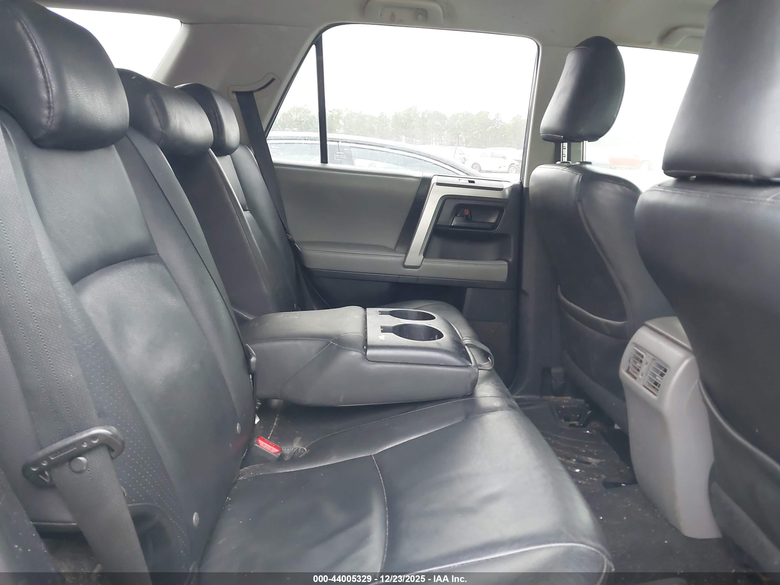TOYOTA 4RUNNER image 8
