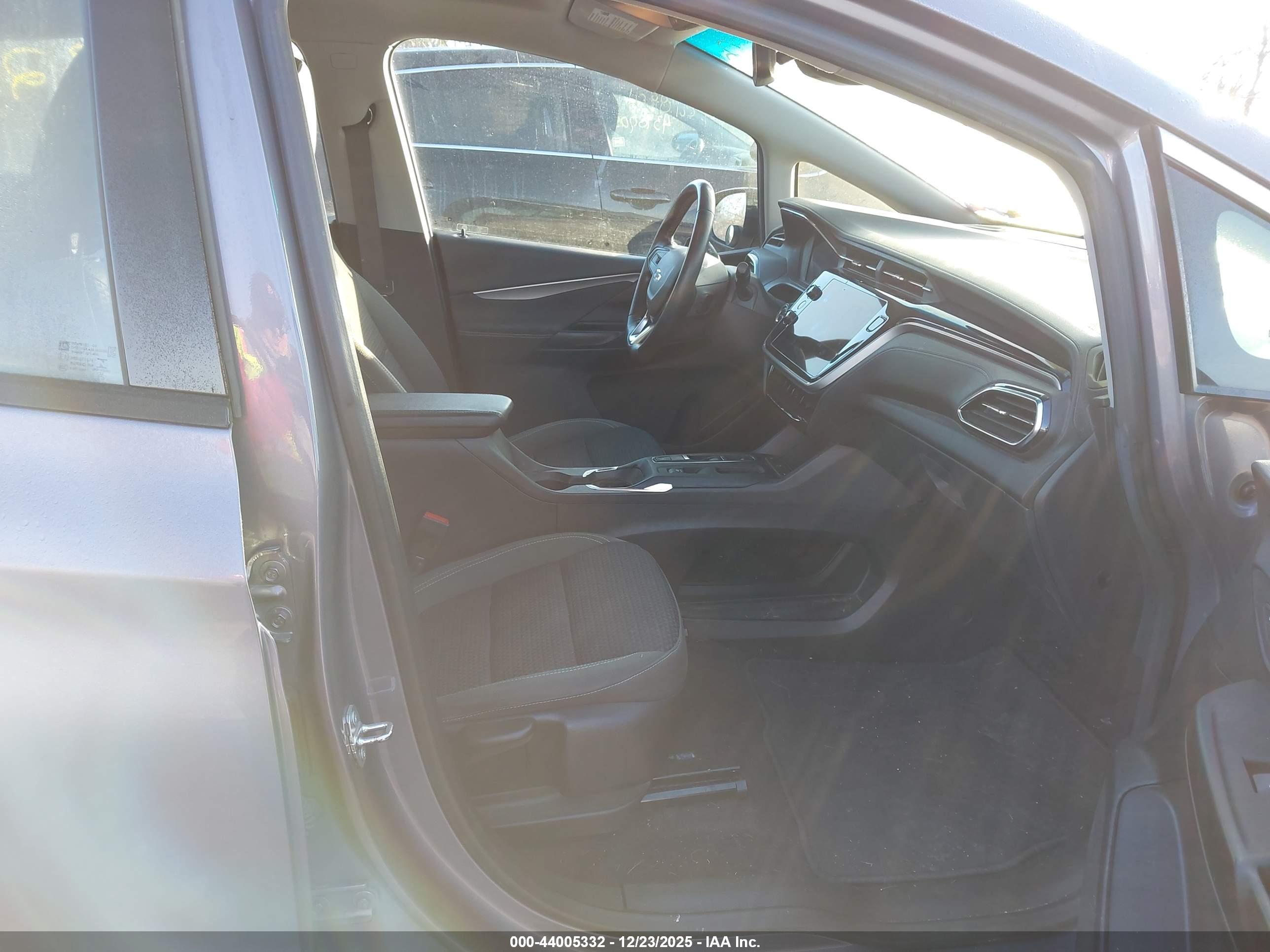 CHEVROLET BOLT image 5