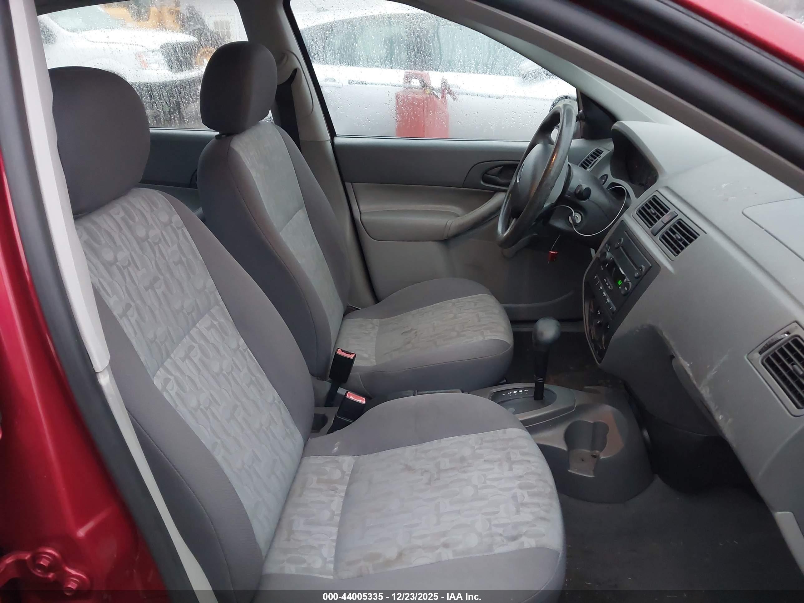 FORD FOCUS image 5