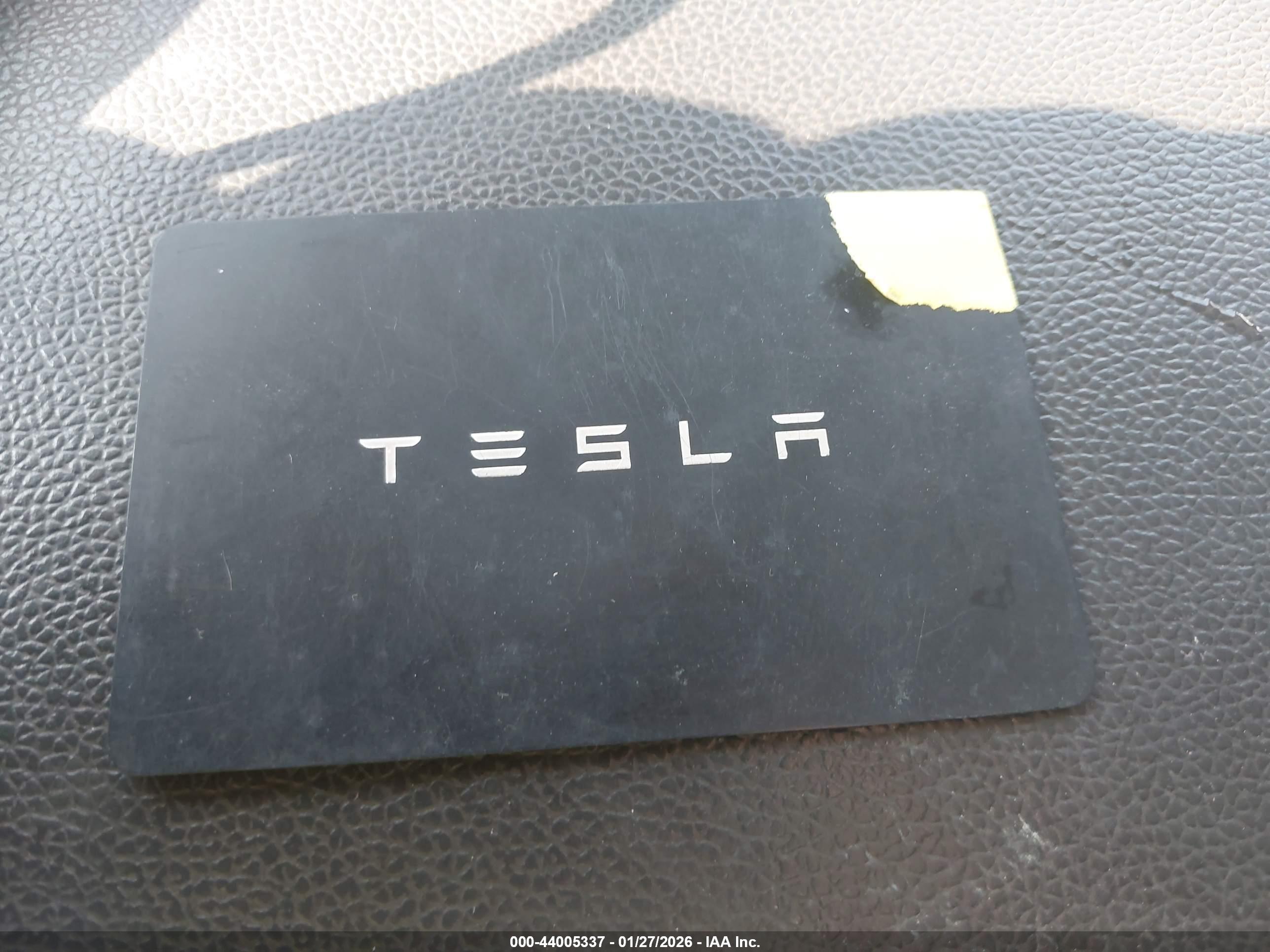 TESLA MODEL image 11