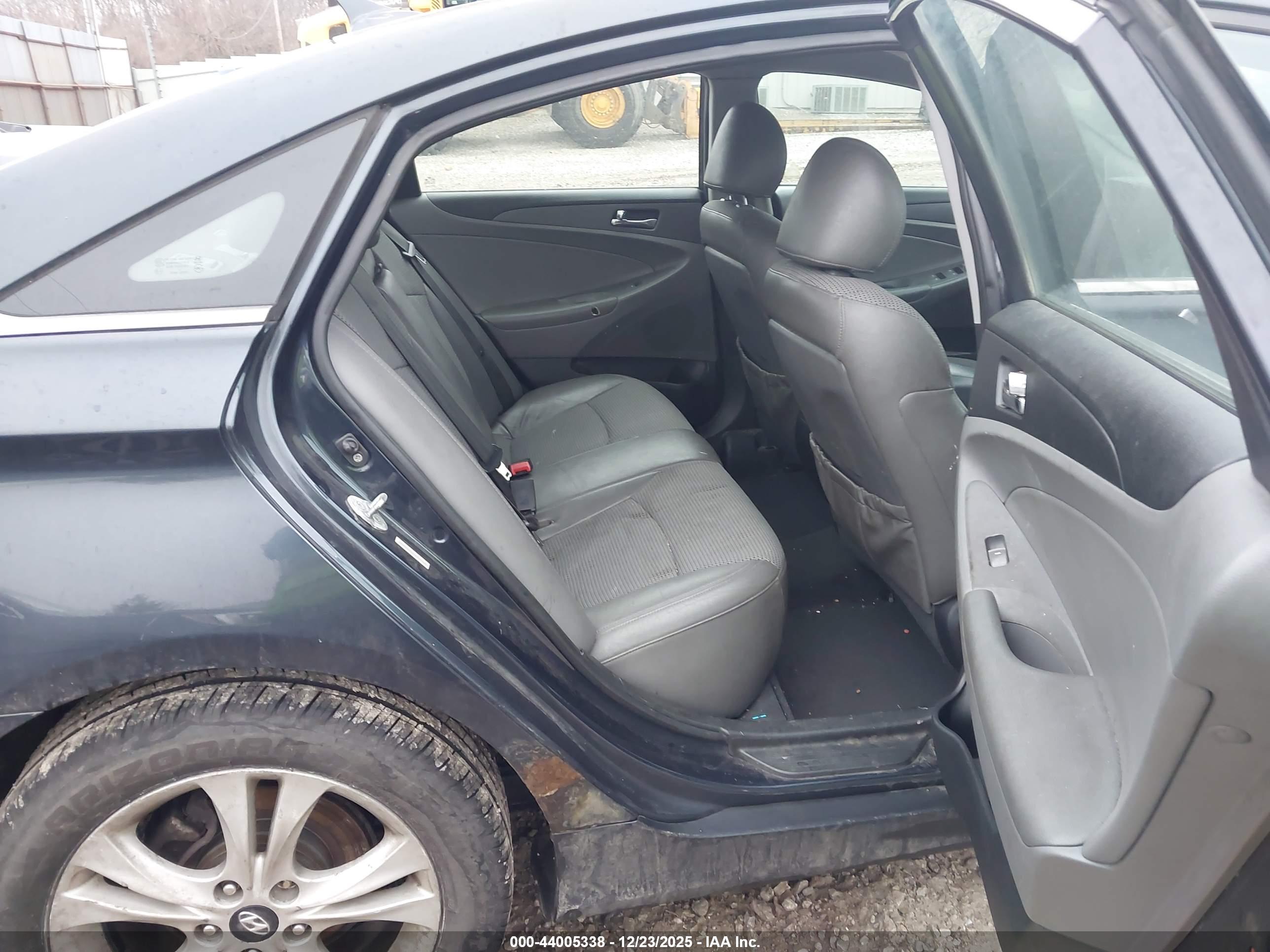 HYUNDAI SONATA image 8
