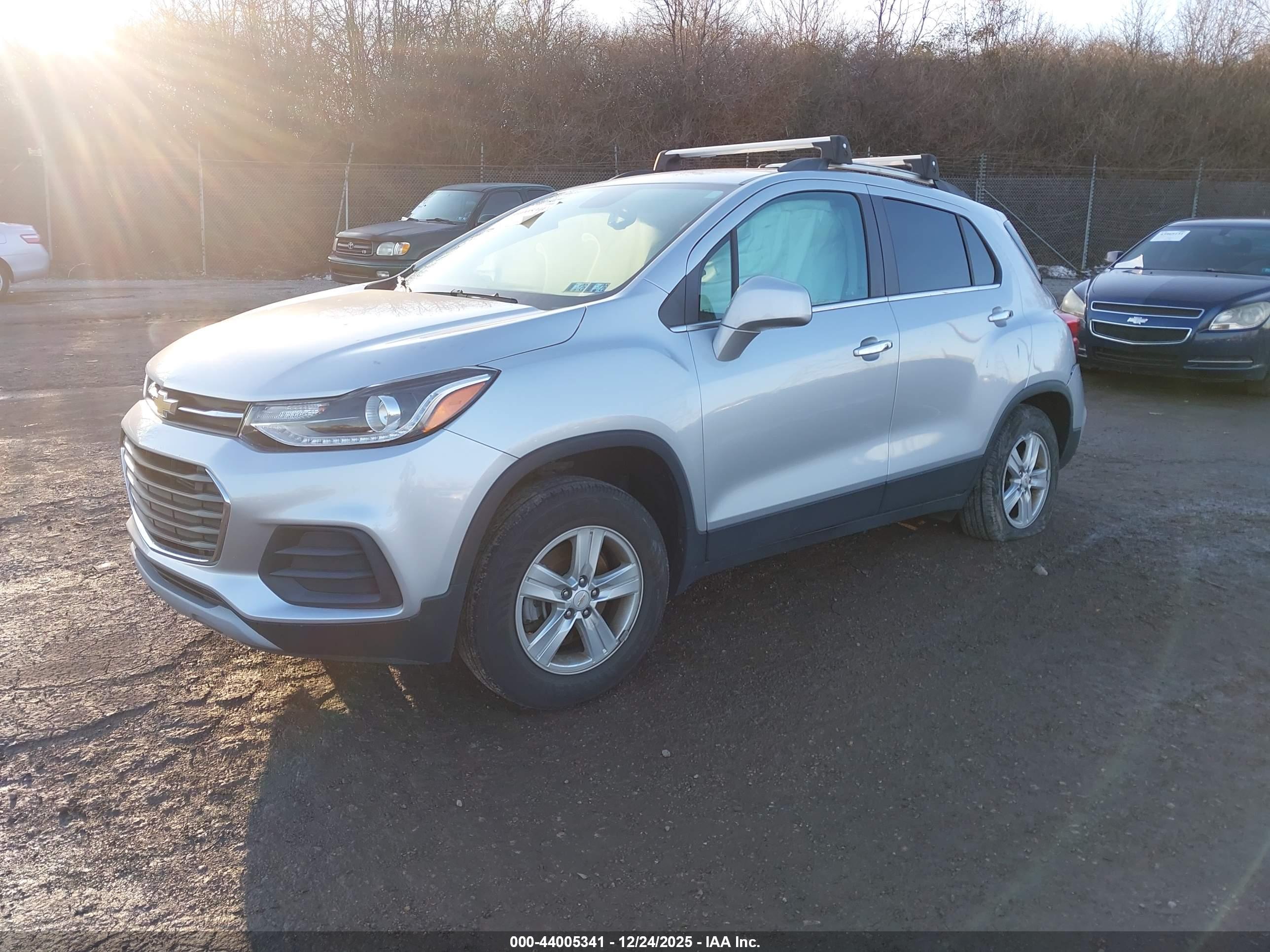 CHEVROLET TRAX image 2