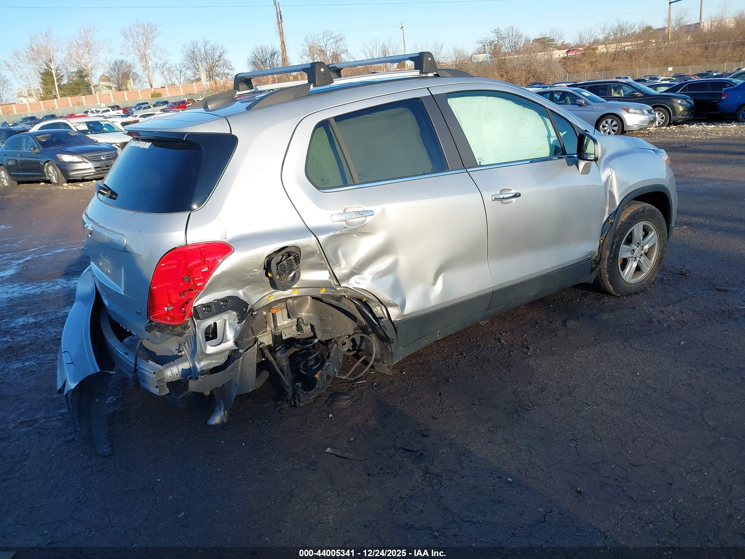 CHEVROLET TRAX image 4