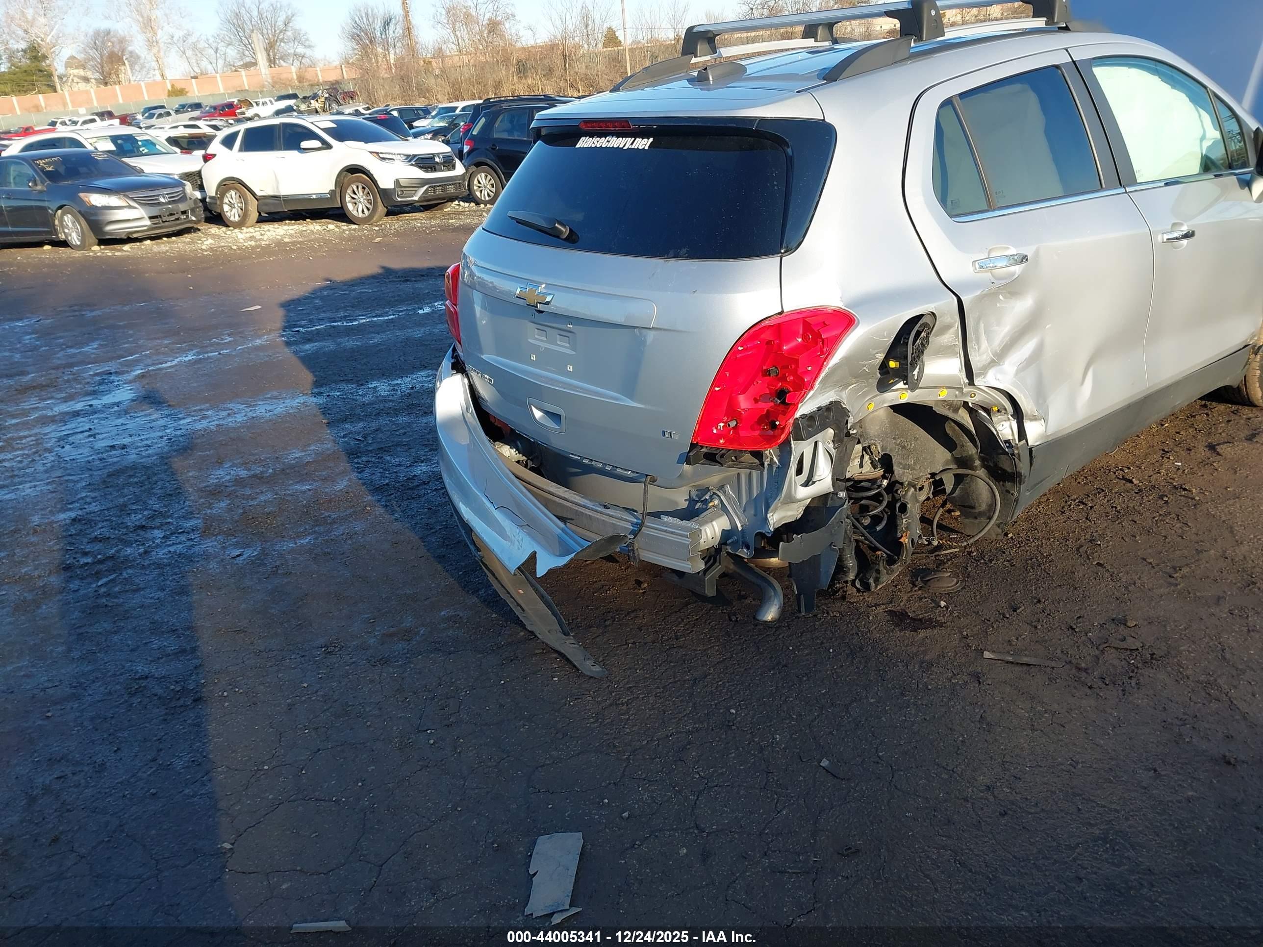 CHEVROLET TRAX image 6