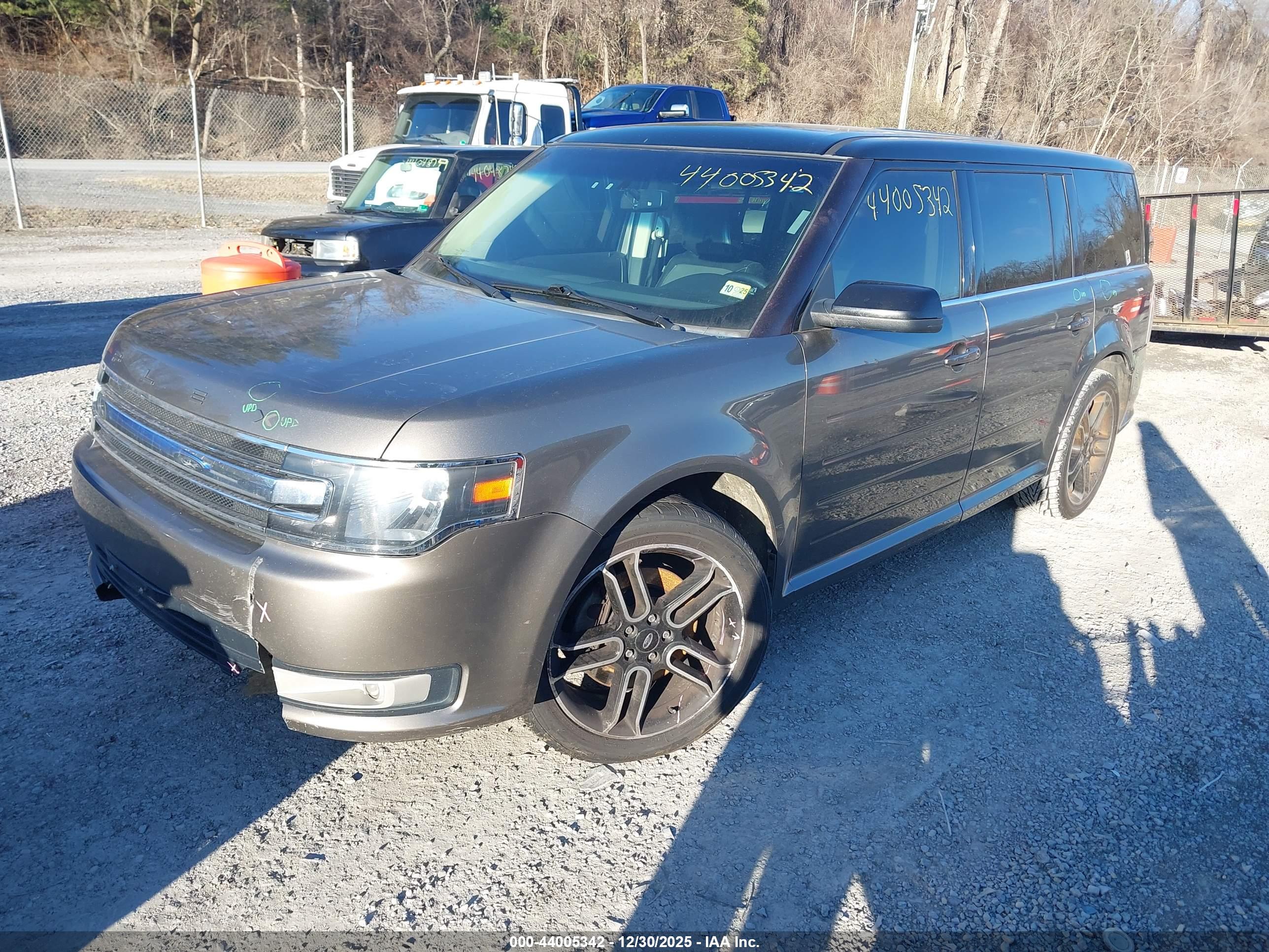 FORD FLEX image 2