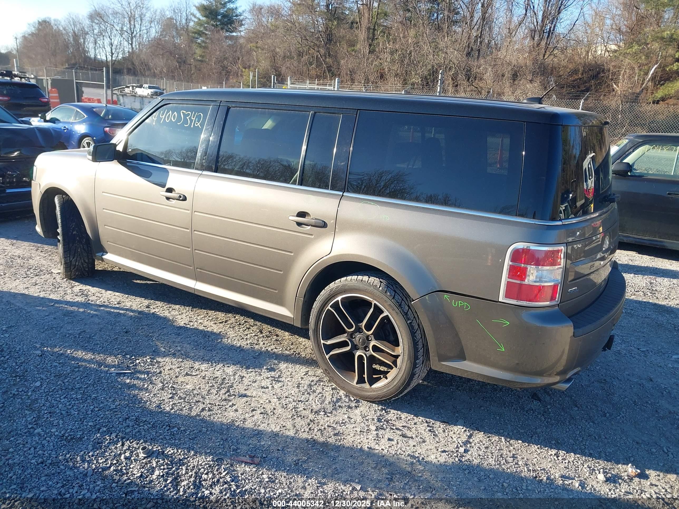 FORD FLEX image 3