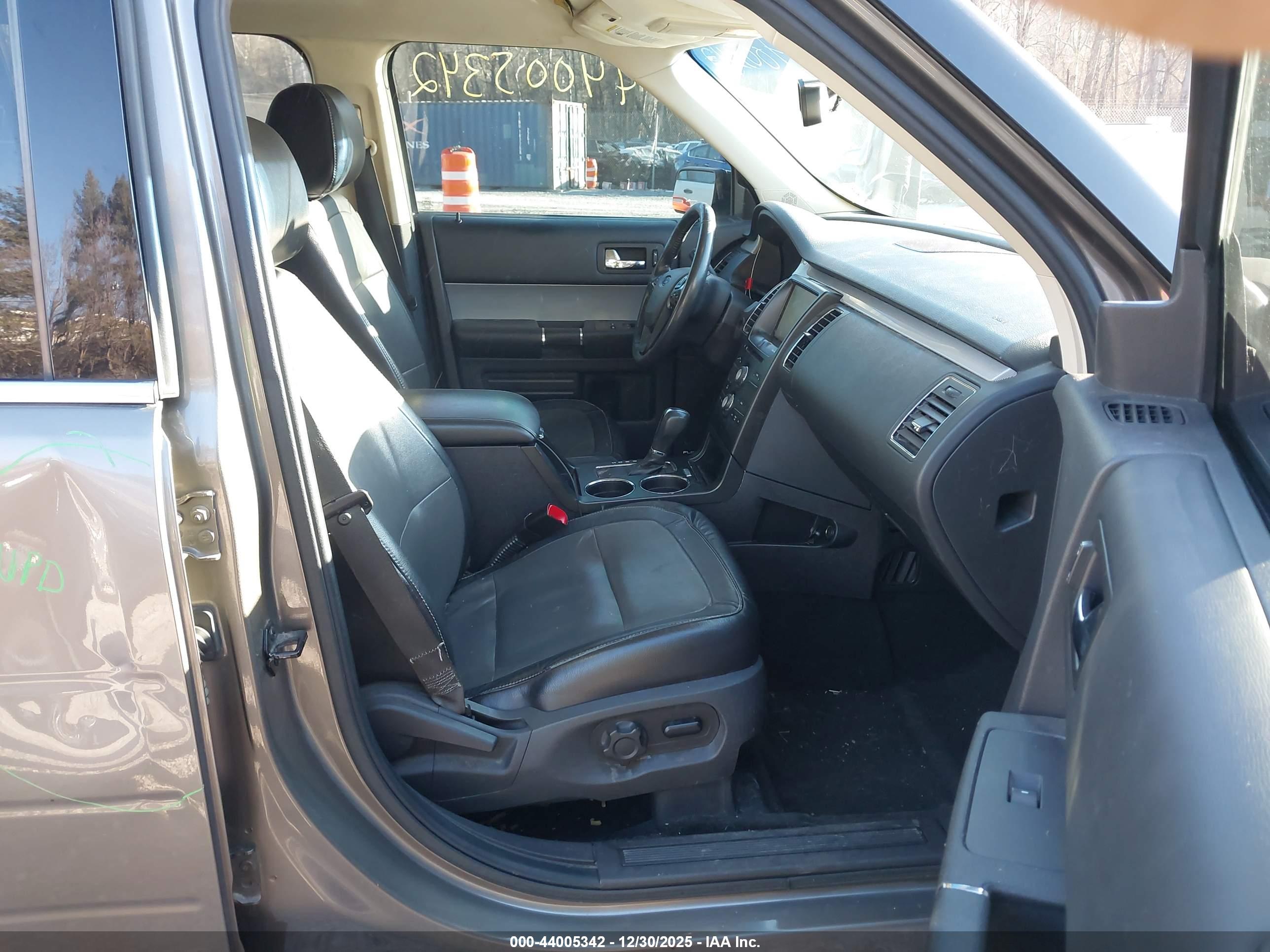 FORD FLEX image 5