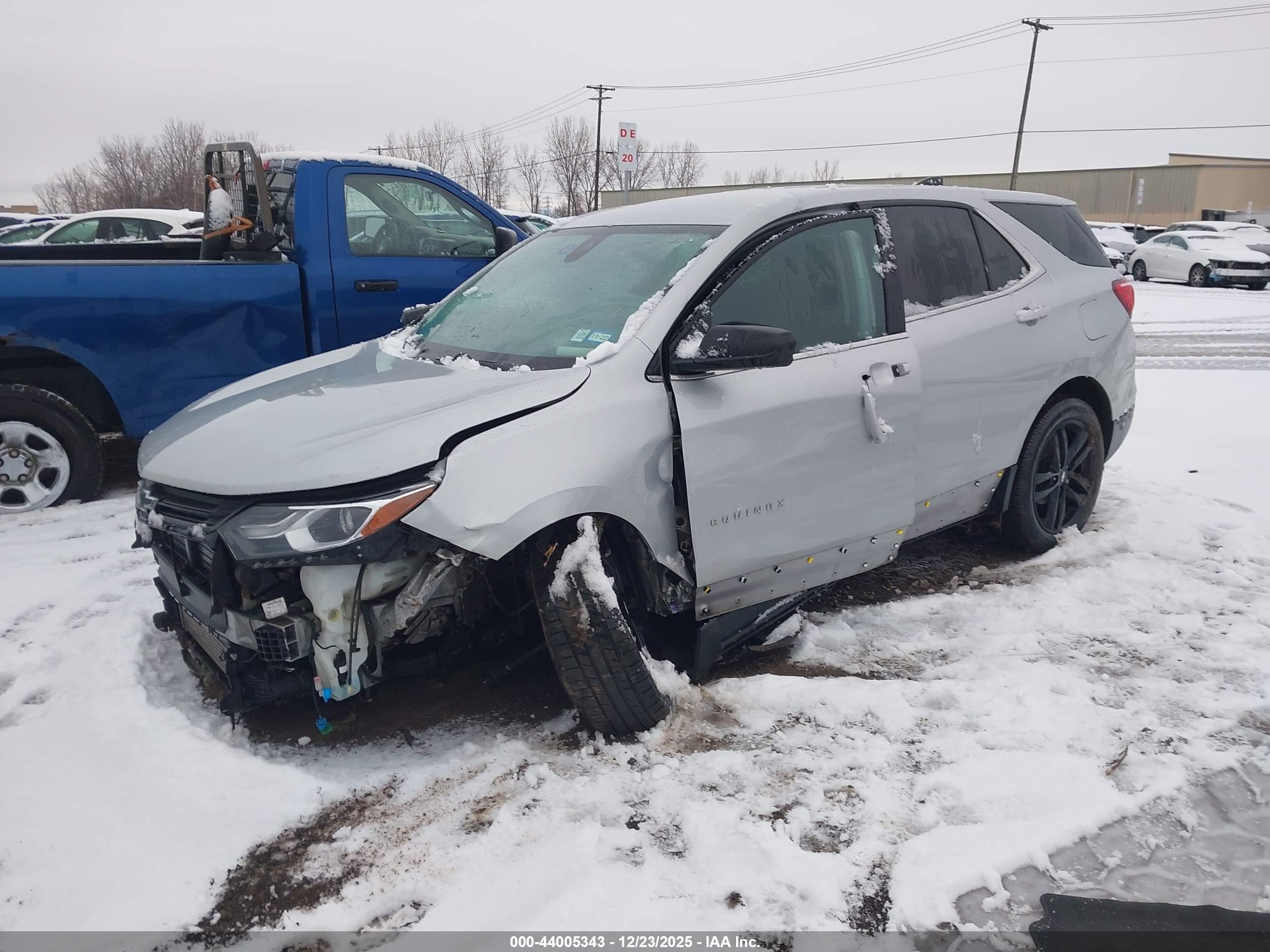 CHEVROLET EQUINOX image 2